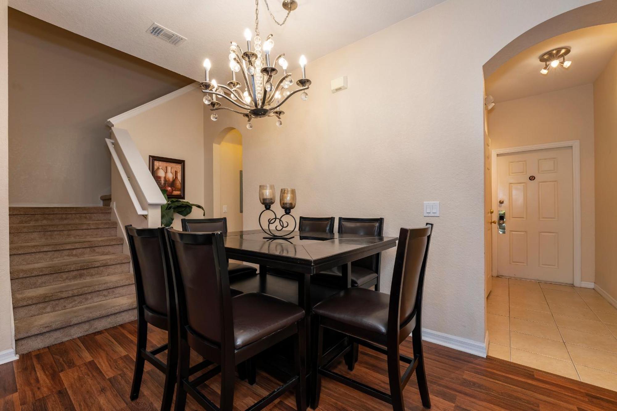 Holiday home Spacious And Upgraded Regal Palms Townhome 4br,3ba *