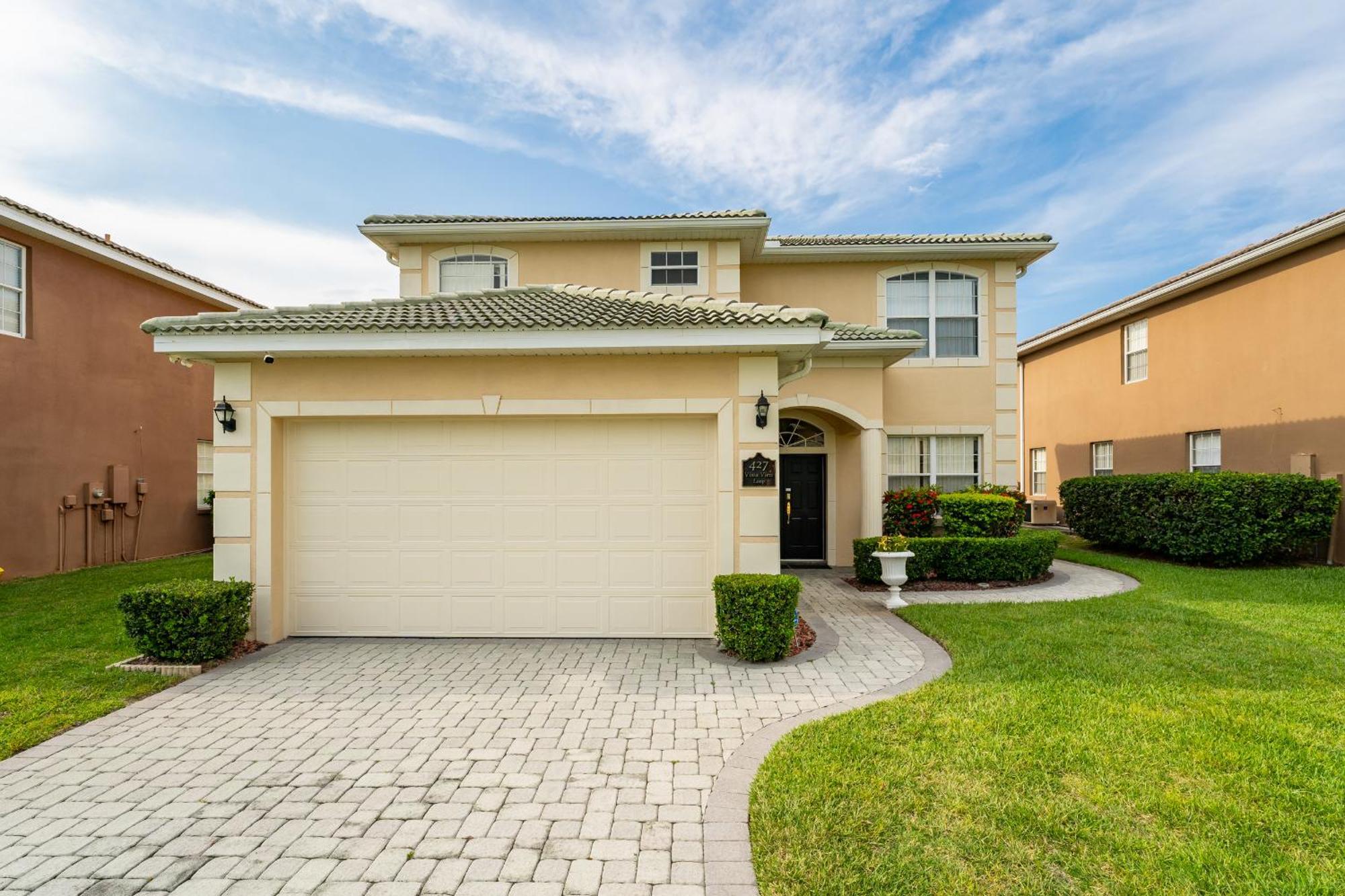 Budget Friendly Pool In Quiet Gated Community Holiday home *