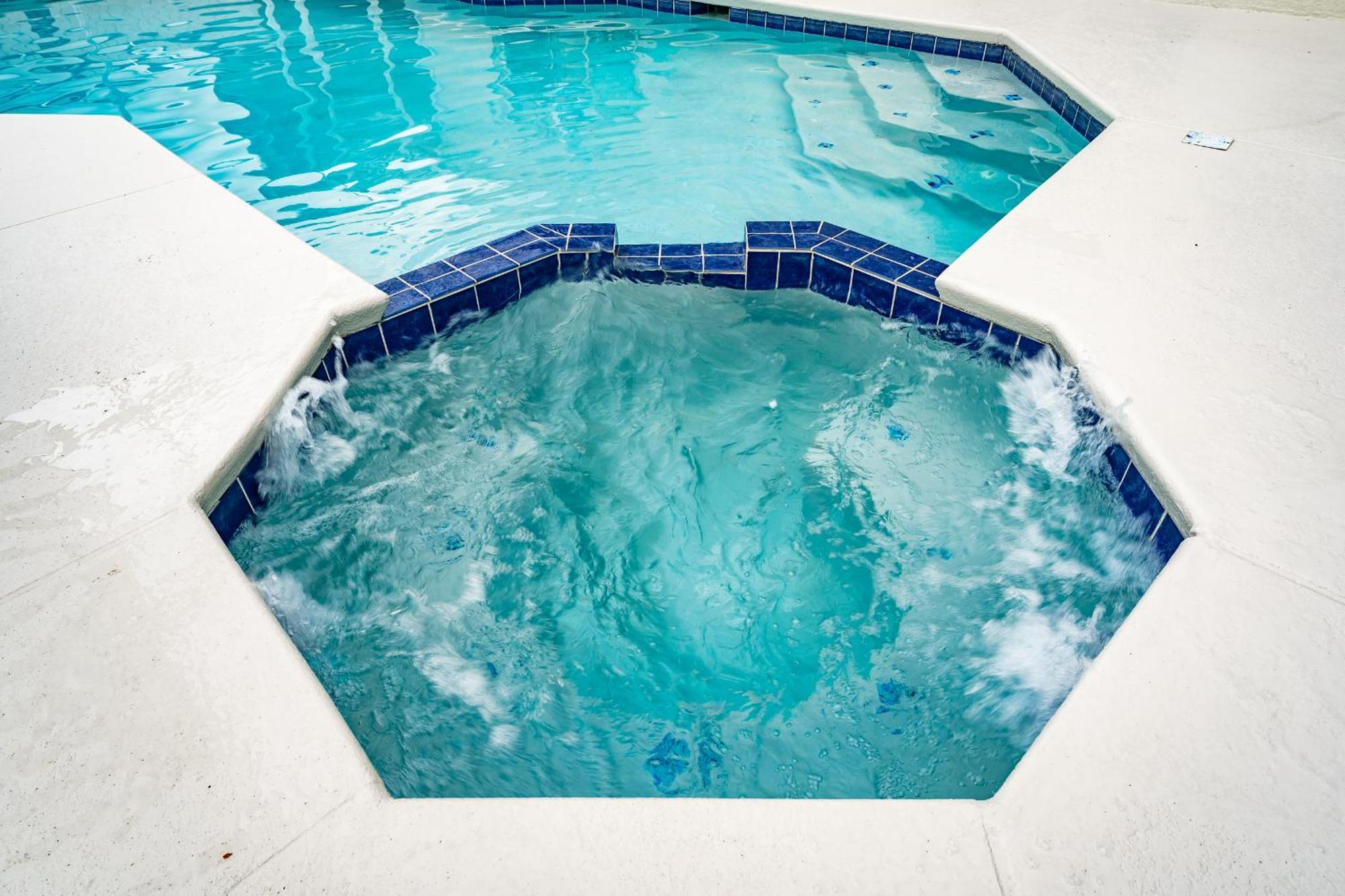Budget Friendly! View With A Private Pool Nearby To Holiday home *