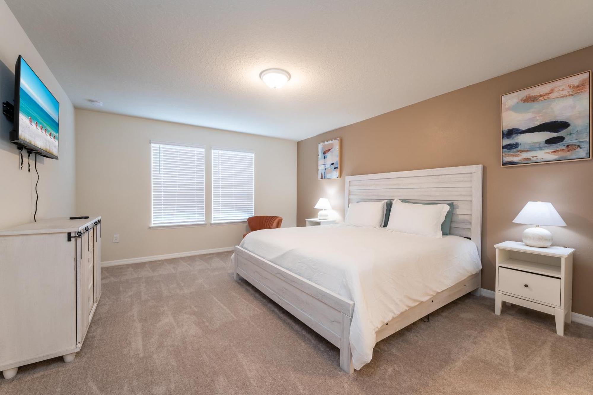 Modern Townhome With Amenities