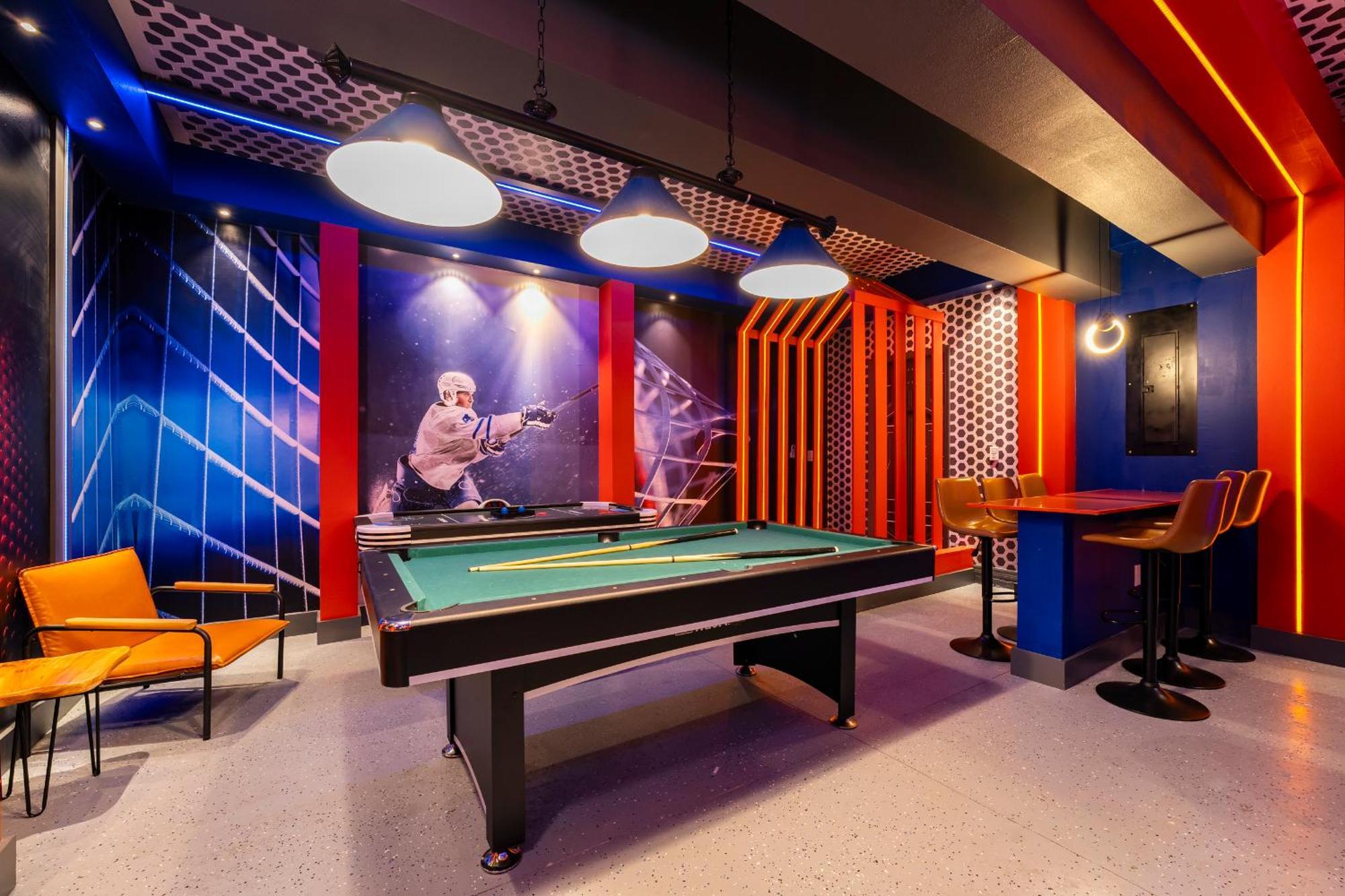 Holiday home Amenities, Outdoor Kitchen, Themed, Game And Movie *