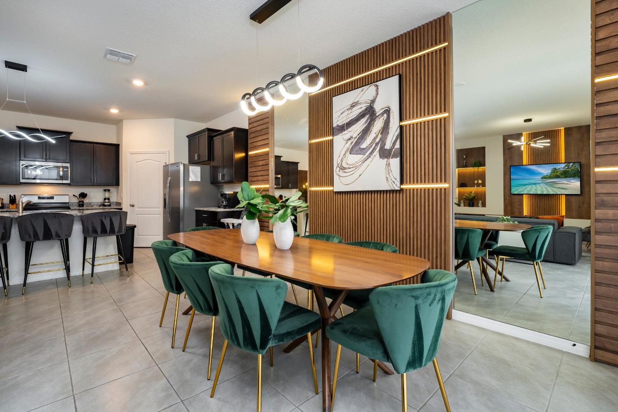 Amenities, Outdoor Kitchen, Themed, Game And Movie *