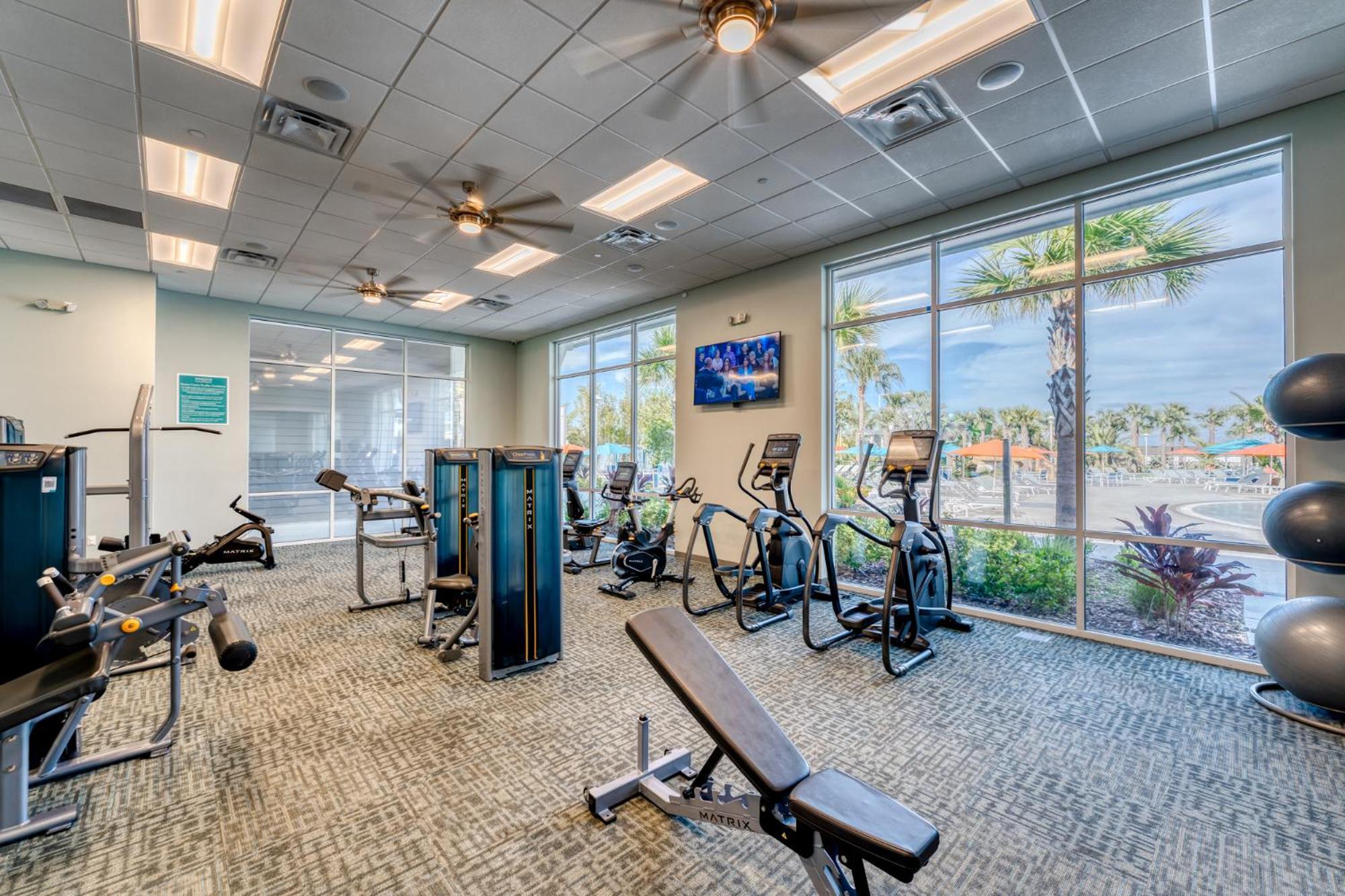 Modern Townhome With Amenities *