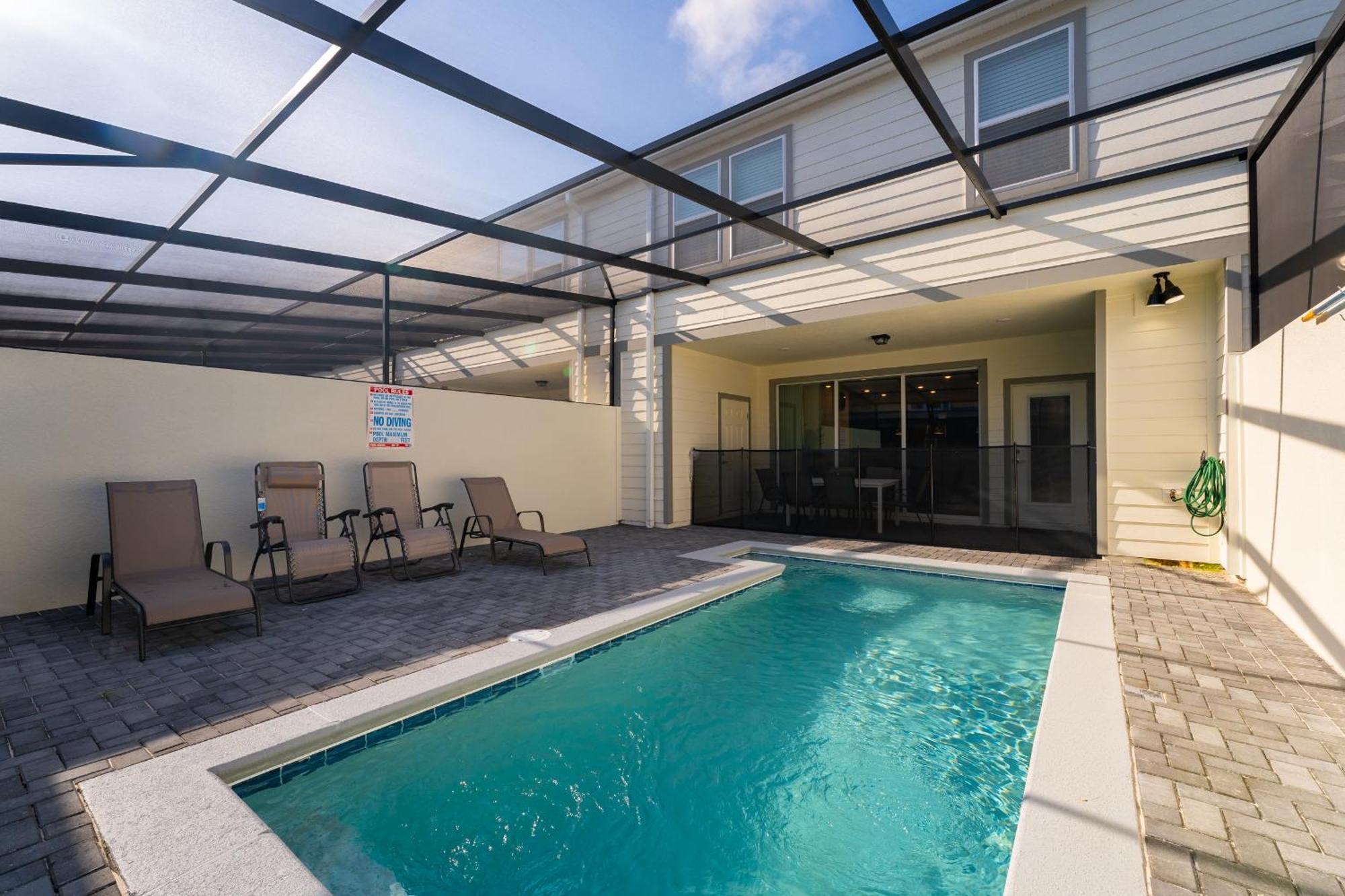 Modern Townhome With Amenities Holiday home *