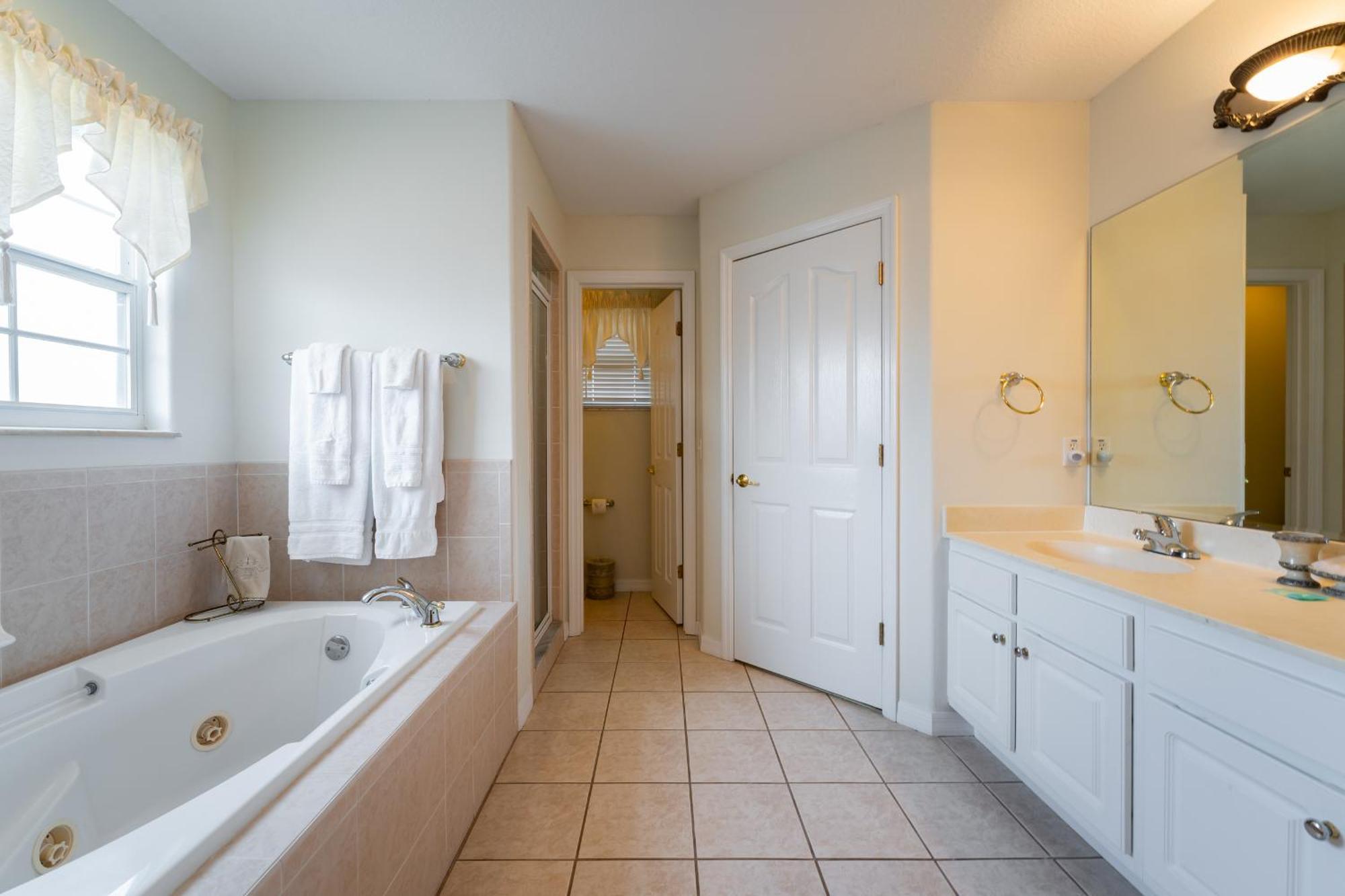 Budget Friendly Pool In Quiet Gated Community * Davenport