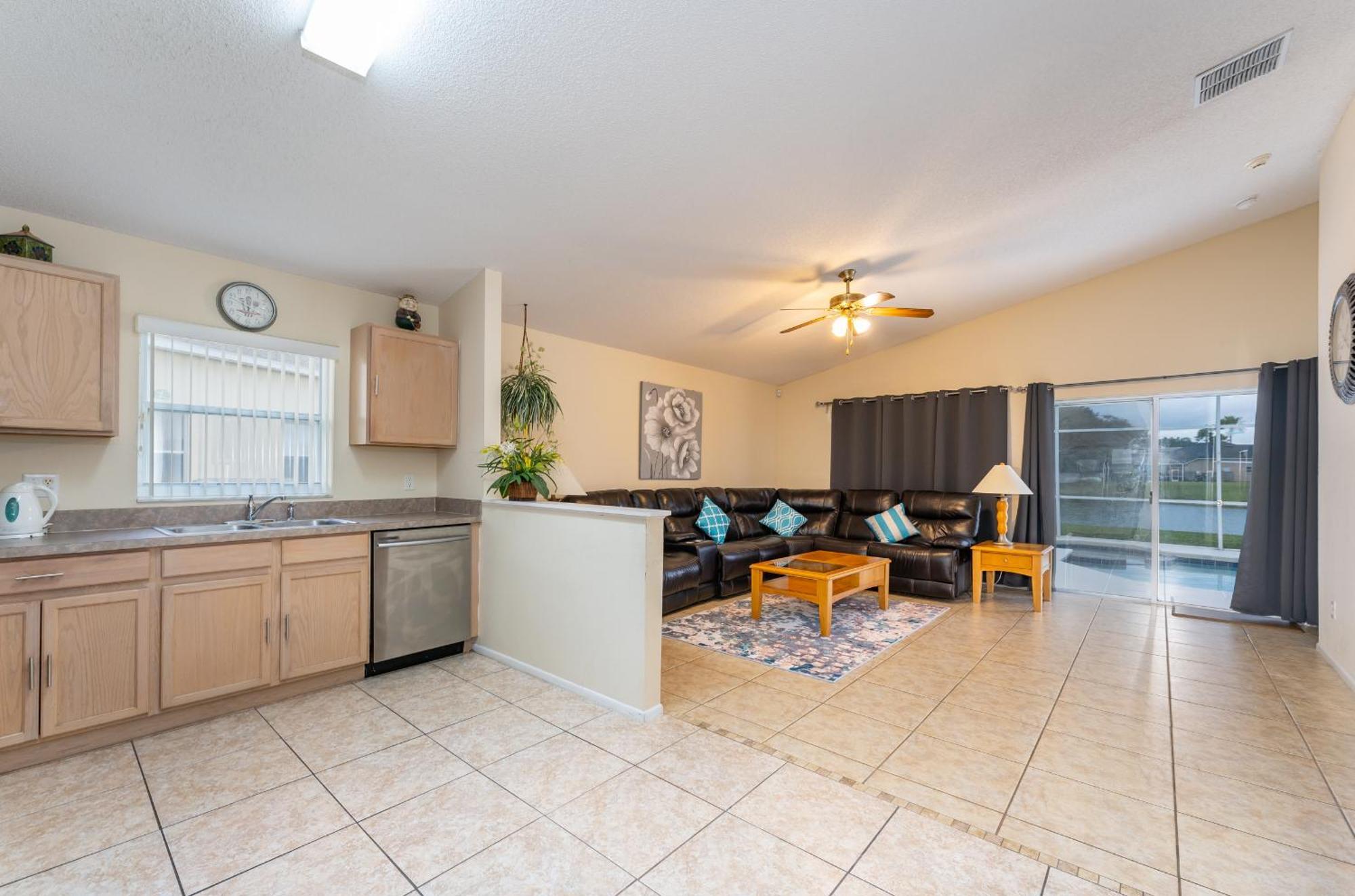 Holiday home Budget Friendly! View With A Private Pool Nearby To Davenport