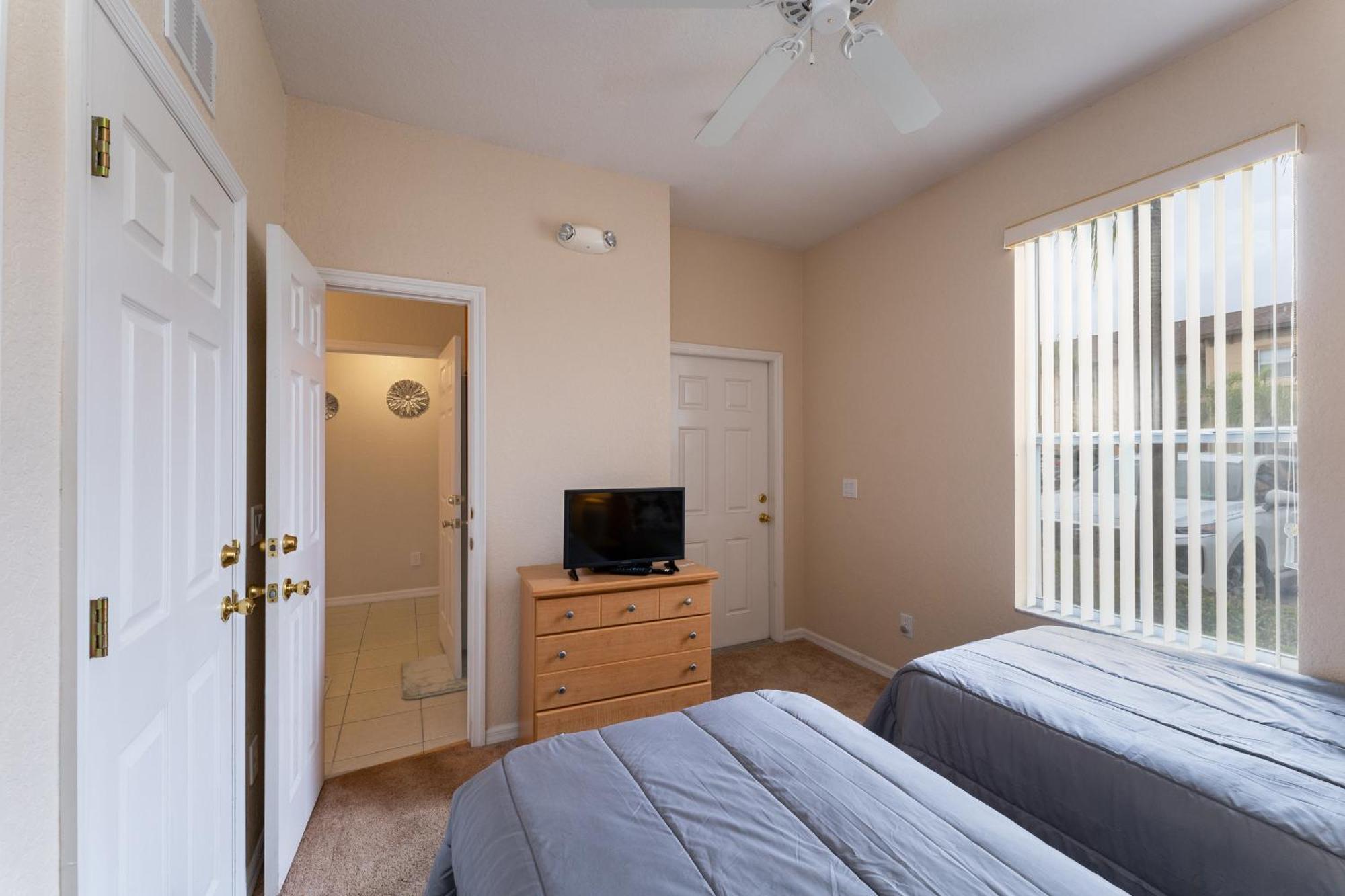 Budget Friendly Regal Palms With Extensive Amenities Holiday home