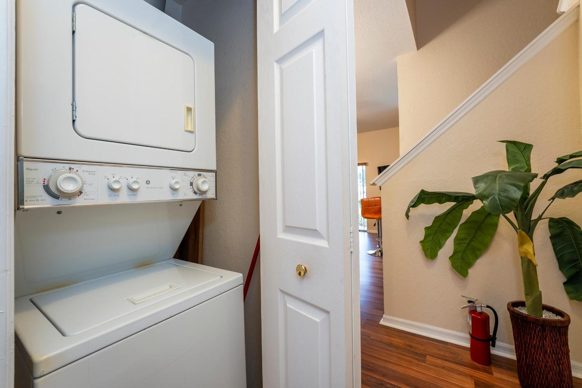 Spacious And Upgraded Regal Palms Townhome 4br,3ba Holiday home Davenport