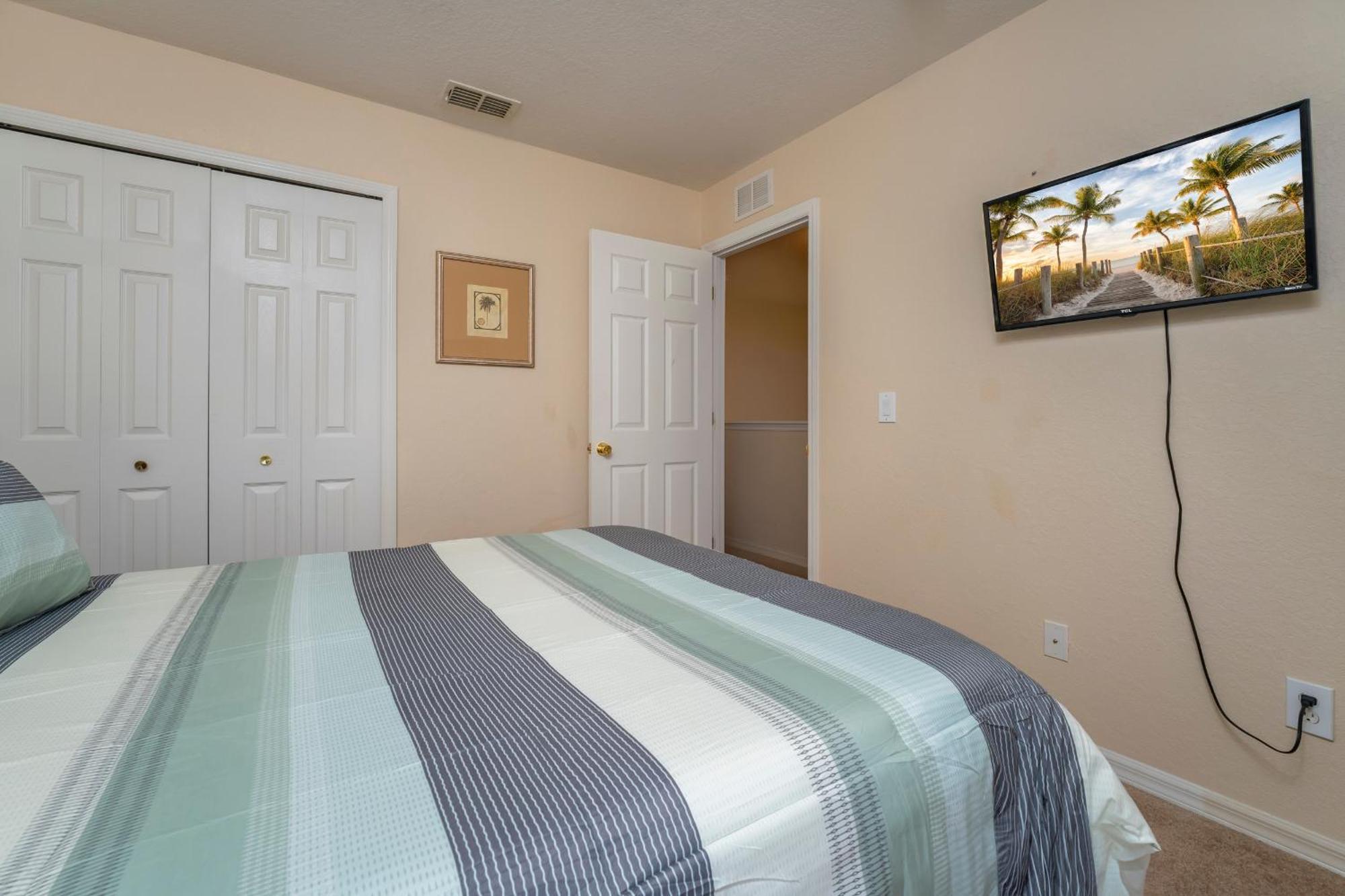 Spacious And Upgraded Regal Palms Townhome 4br,3ba Holiday home Davenport