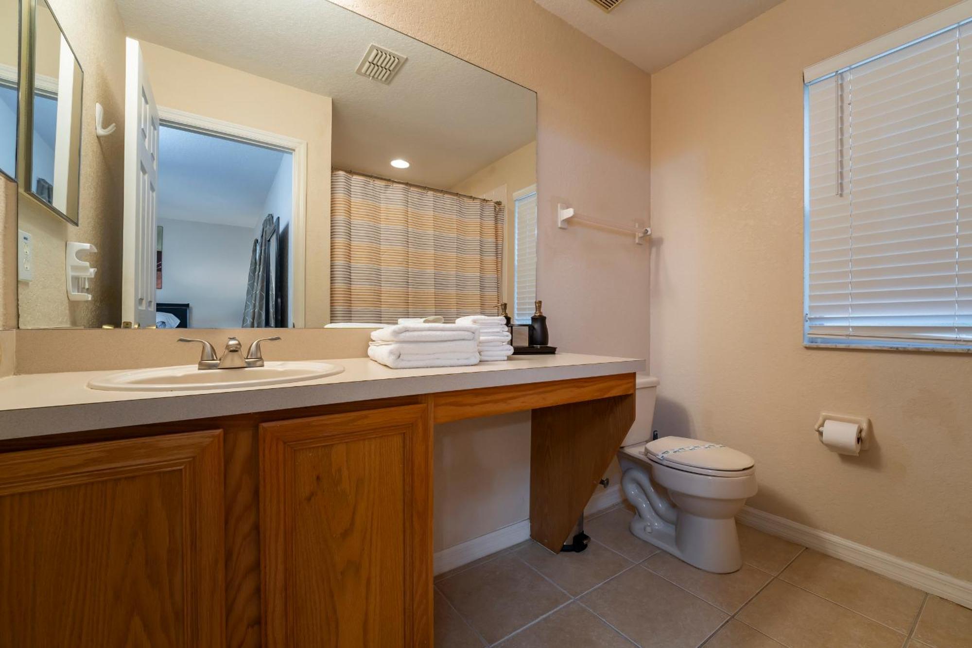 Spacious And Upgraded Regal Palms Townhome 4br,3ba