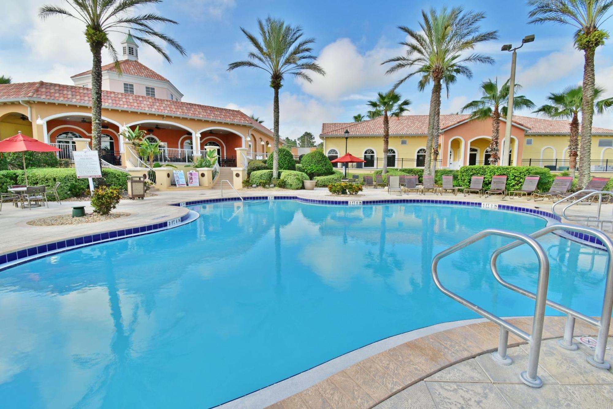 Holiday home Spacious And Upgraded Regal Palms Townhome 4br,3ba Davenport