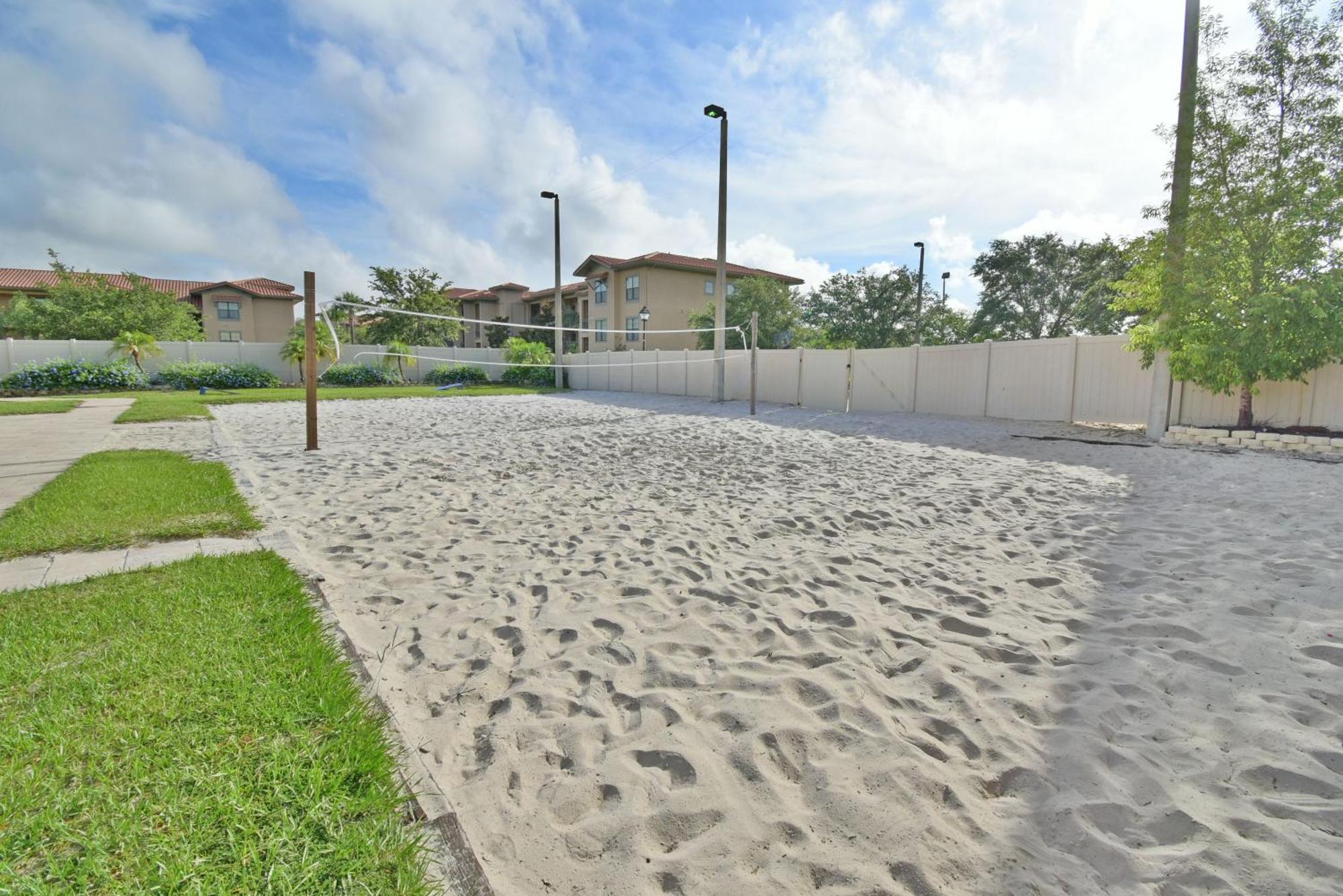 Spacious And Upgraded Regal Palms Townhome 4br,3ba Holiday home Davenport