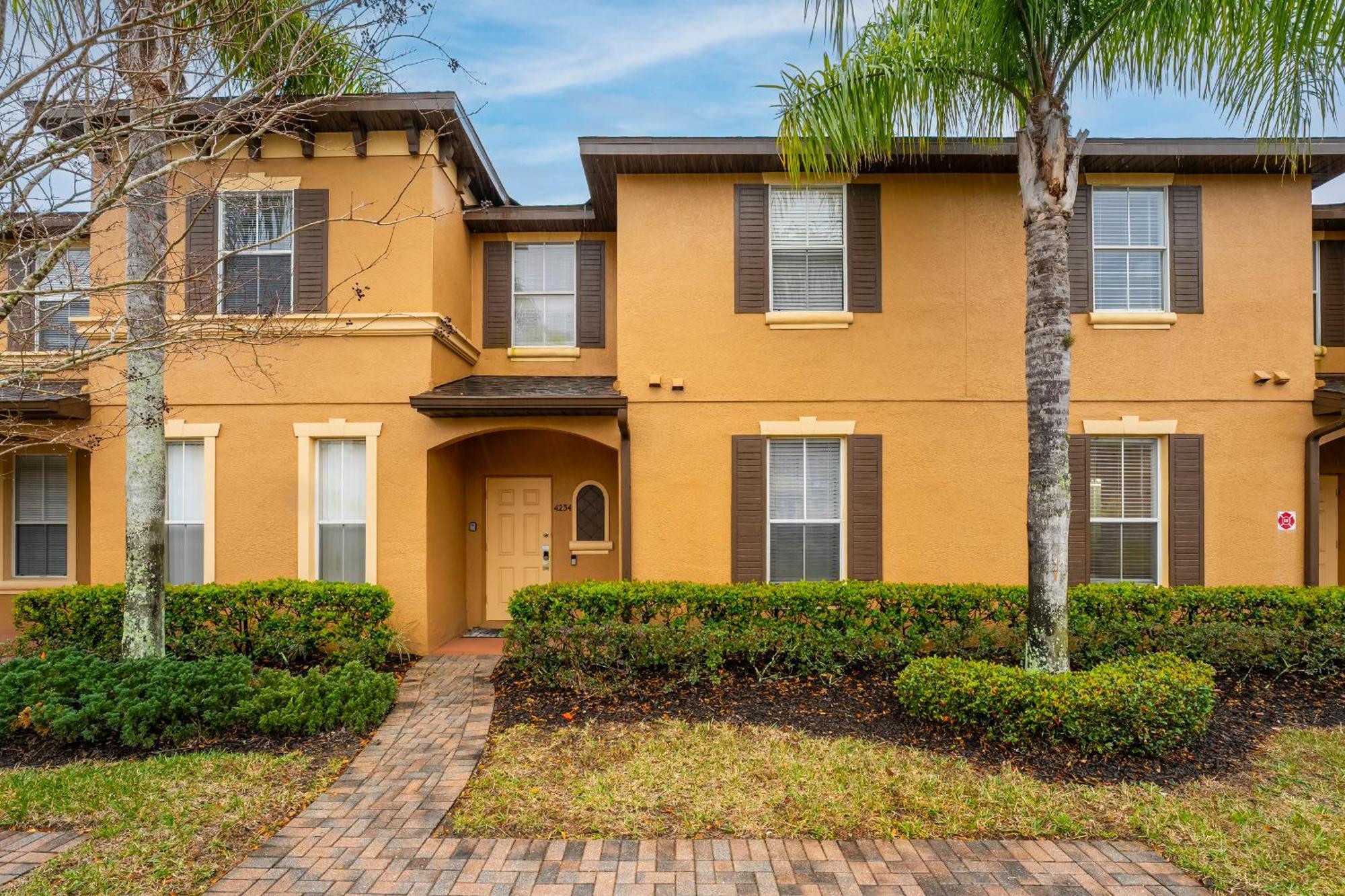 Holiday home Spacious And Upgraded Regal Palms Townhome 4br,3ba Davenport