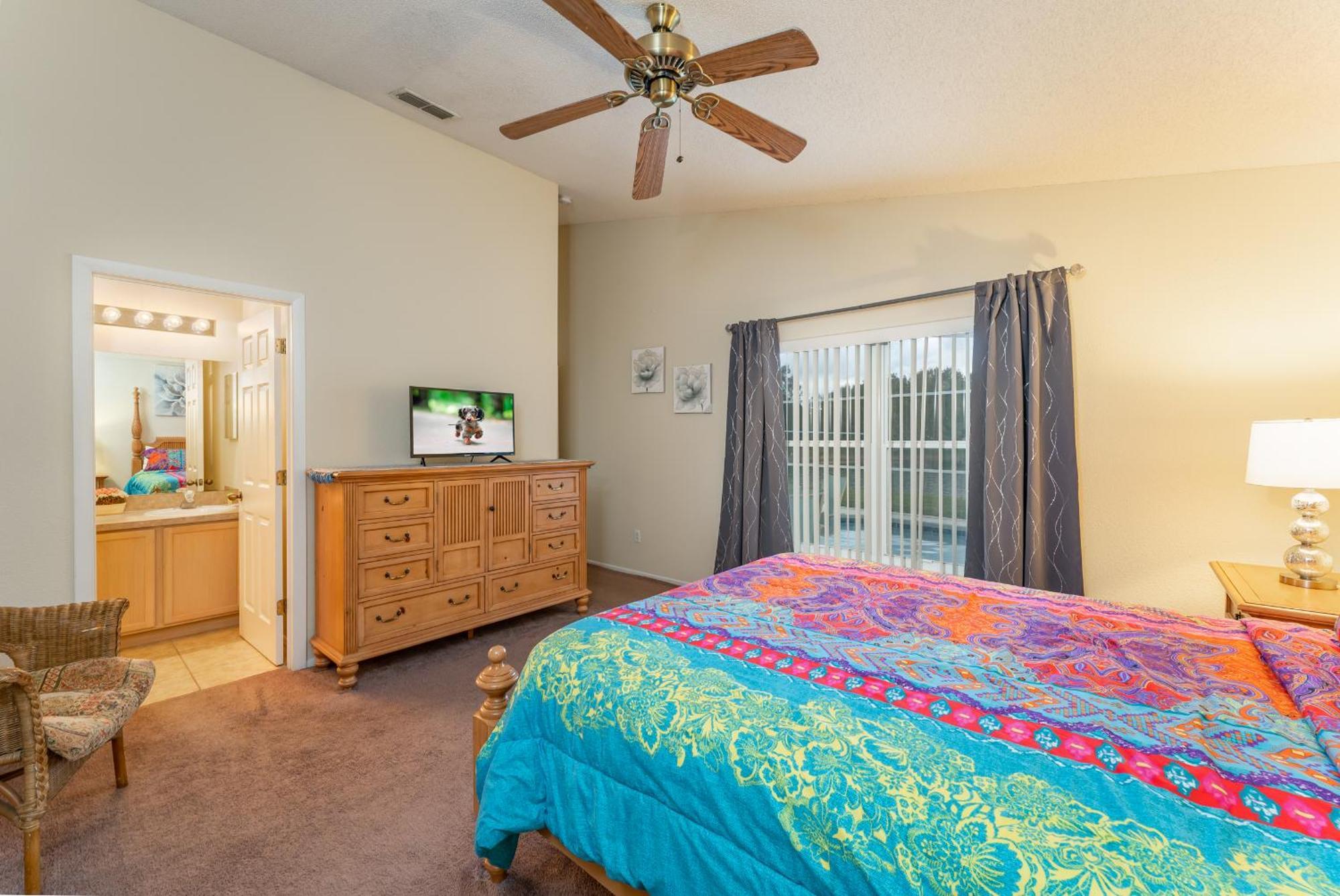 Budget Friendly! View With A Private Pool Nearby To Davenport