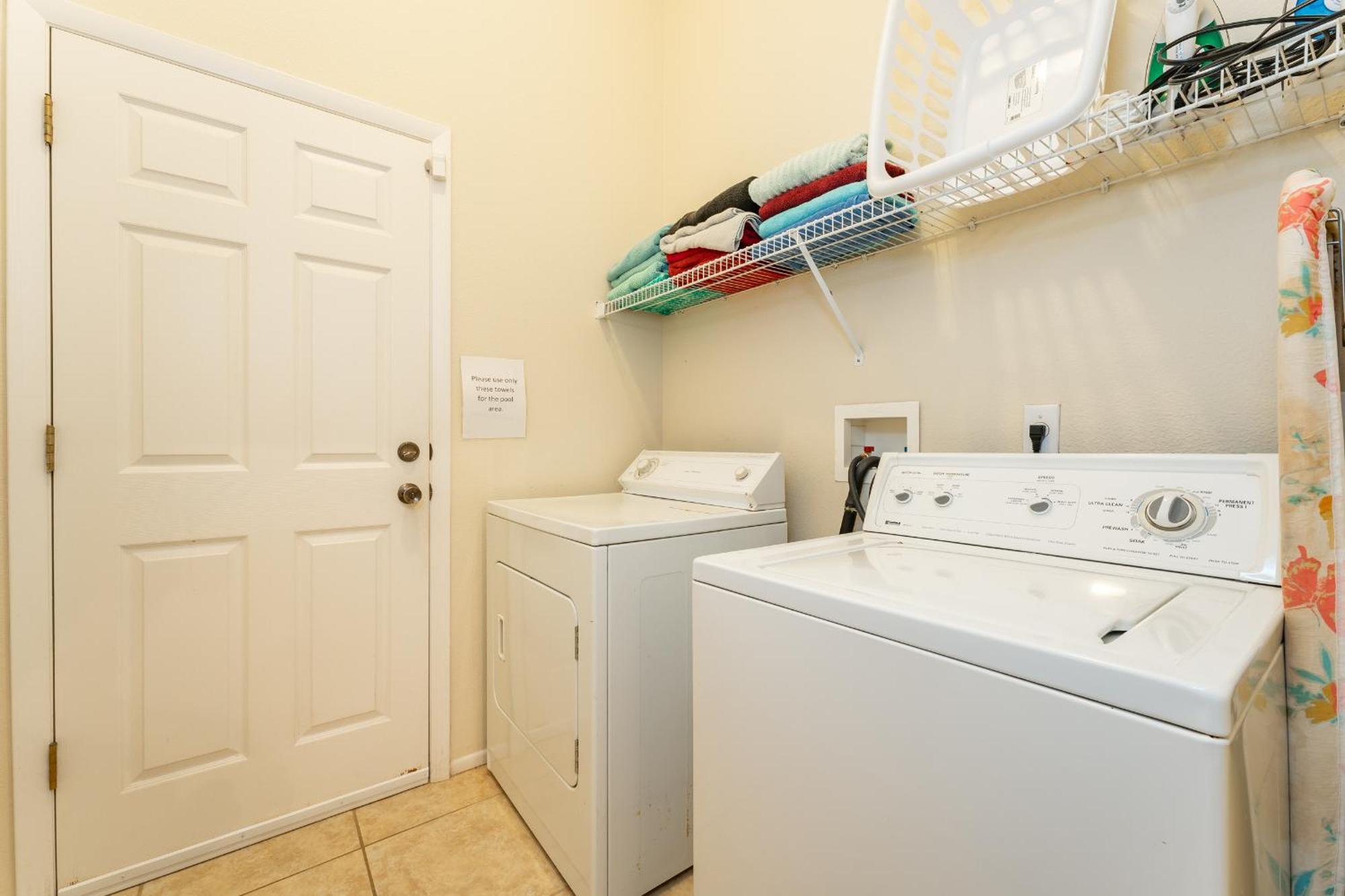 Budget Friendly! View With A Private Pool Nearby To Holiday home