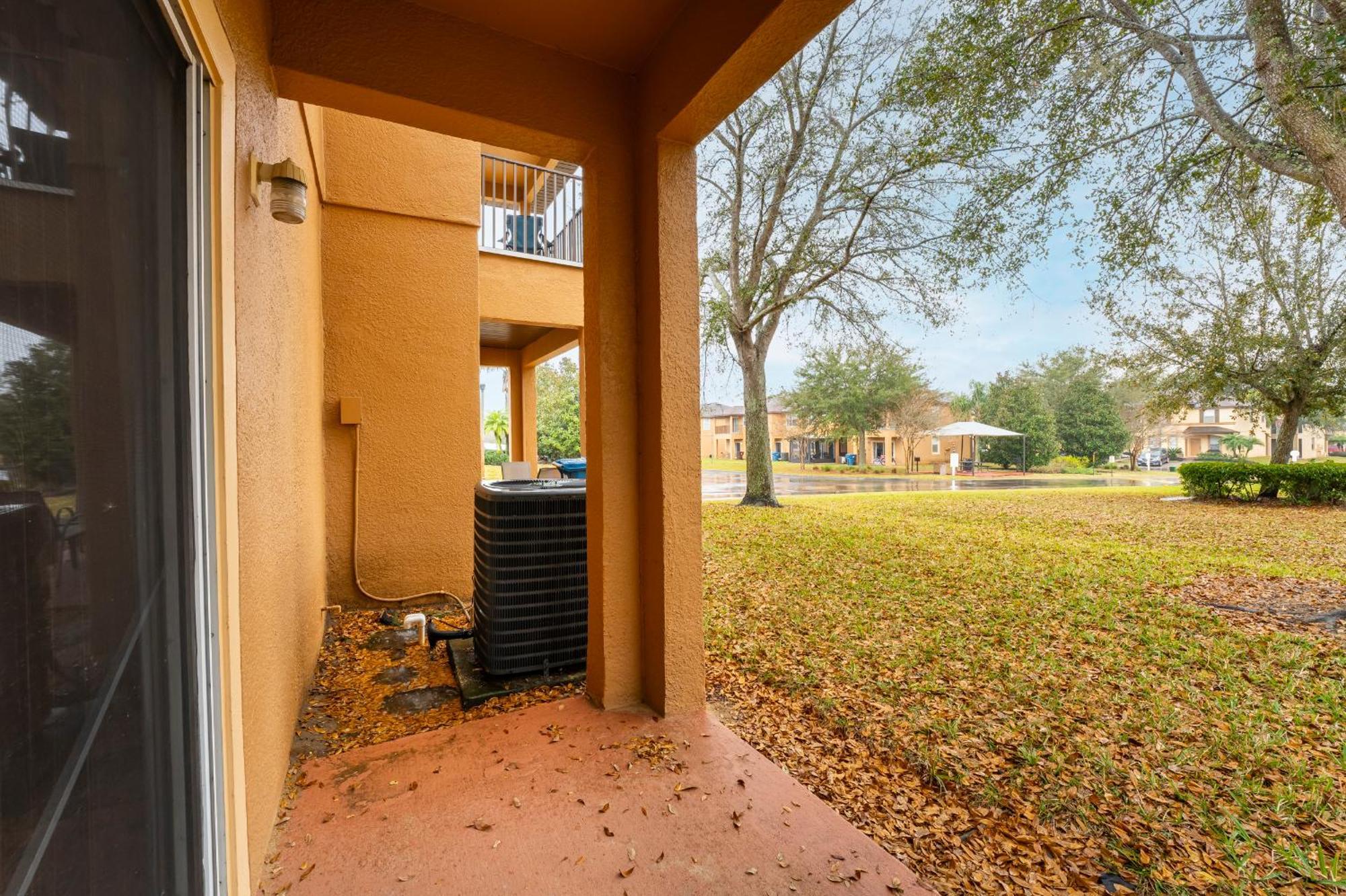 Spacious And Upgraded Regal Palms Townhome 4br,3ba *