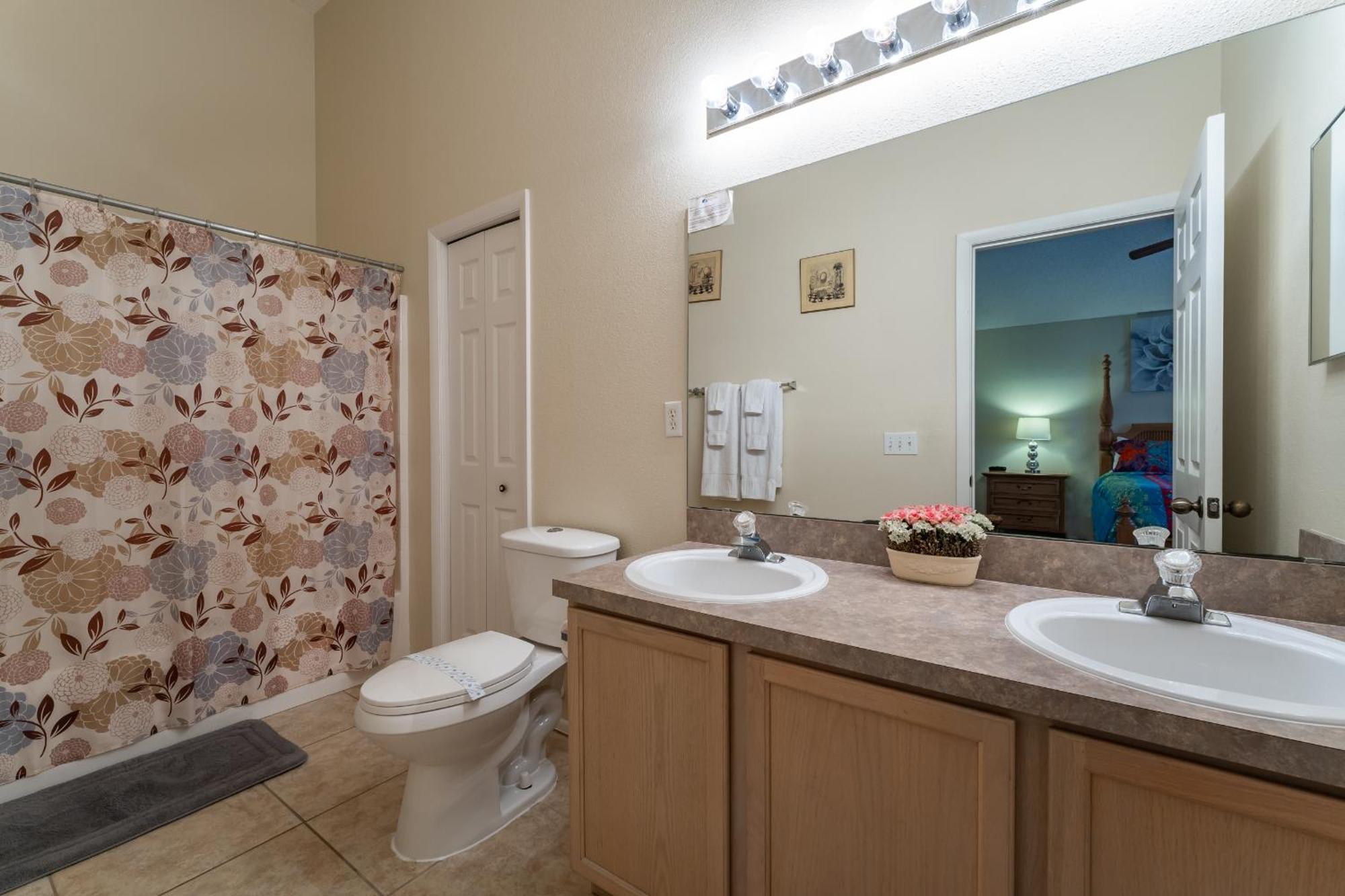 Budget Friendly! View With A Private Pool Nearby To Holiday home *