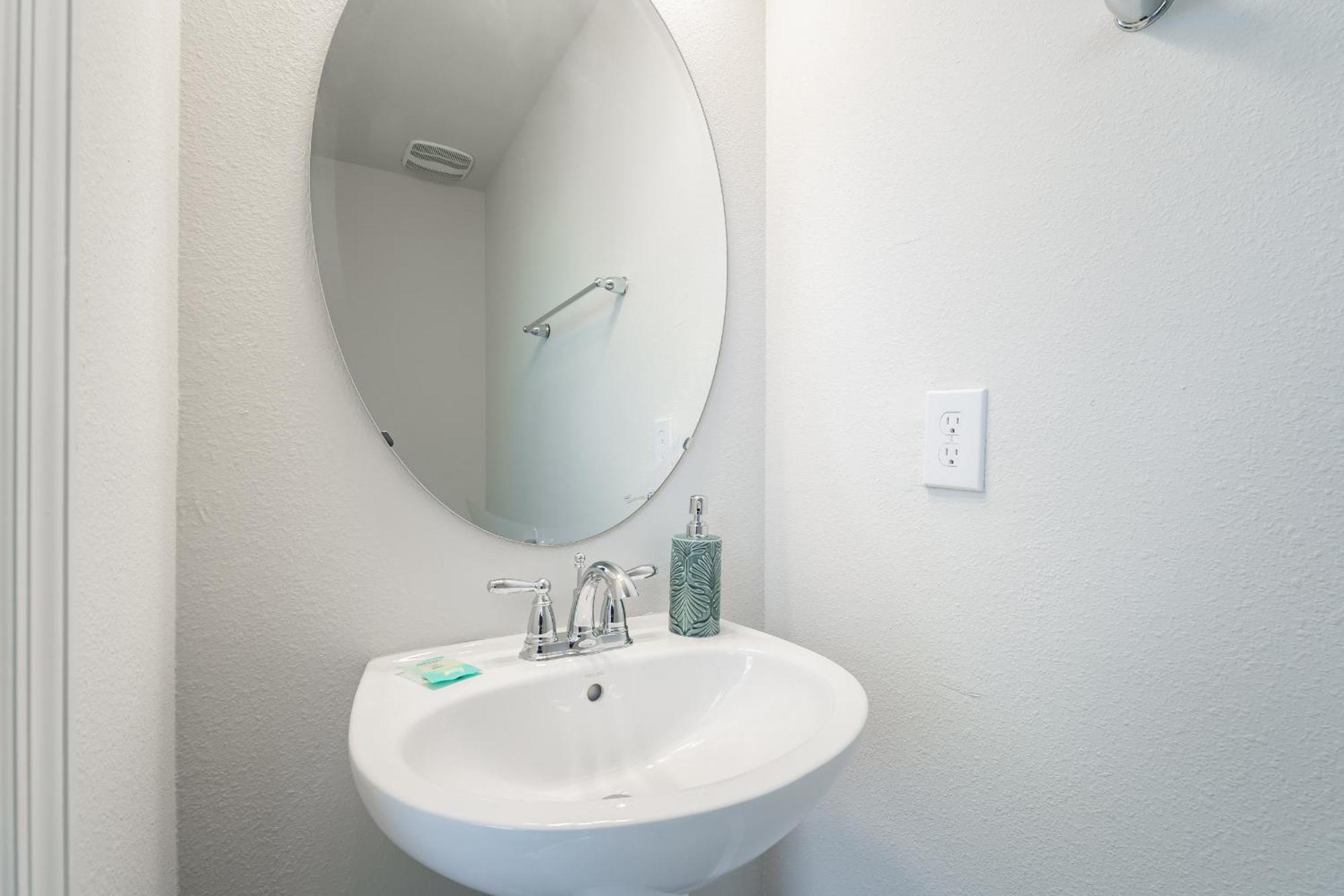 Modern Townhome With Amenities Holiday home Davenport