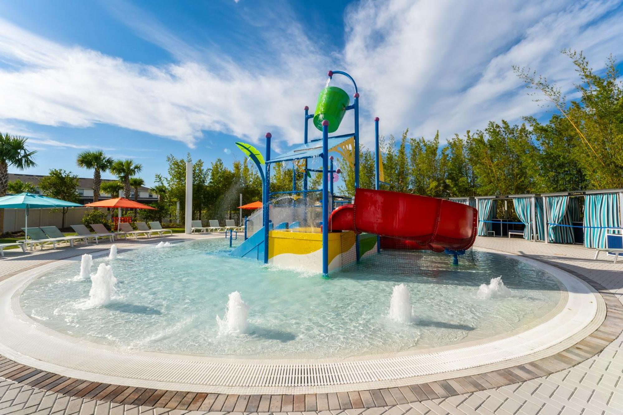 Modern Townhome With Amenities *