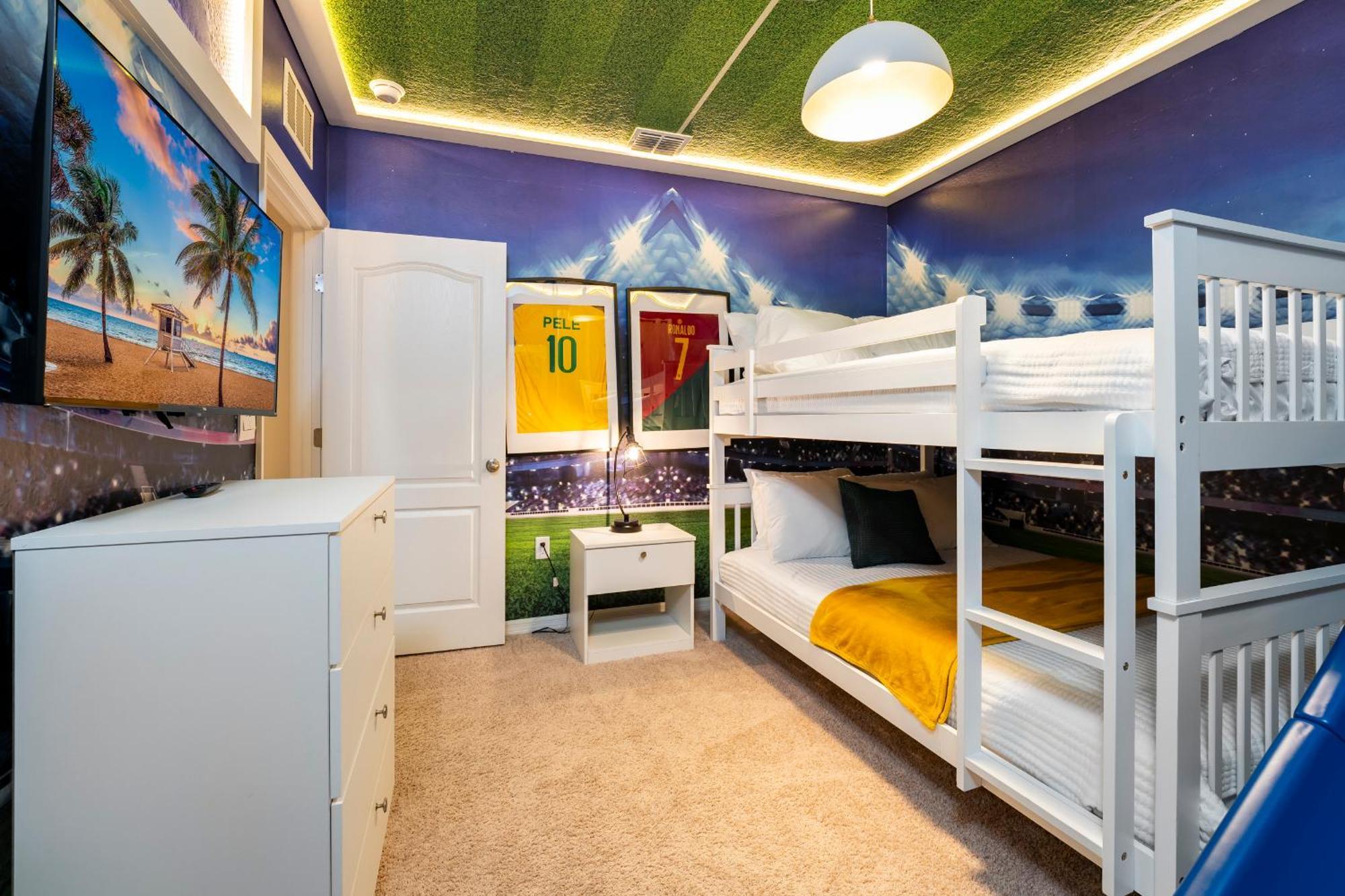 Holiday home Amenities, Outdoor Kitchen, Themed, Game And Movie