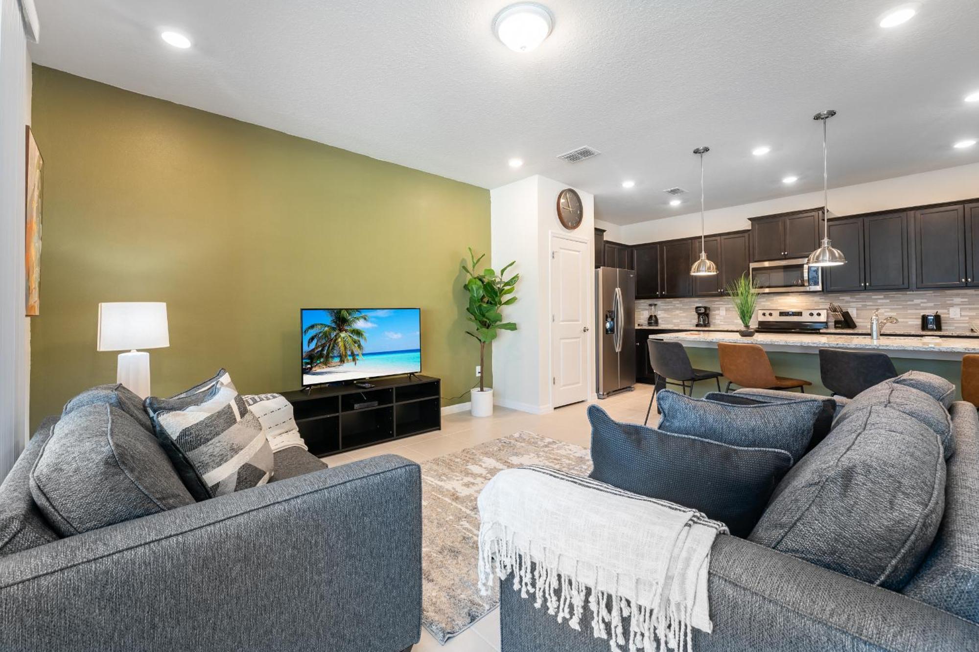 Modern Townhome With Amenities Holiday home
