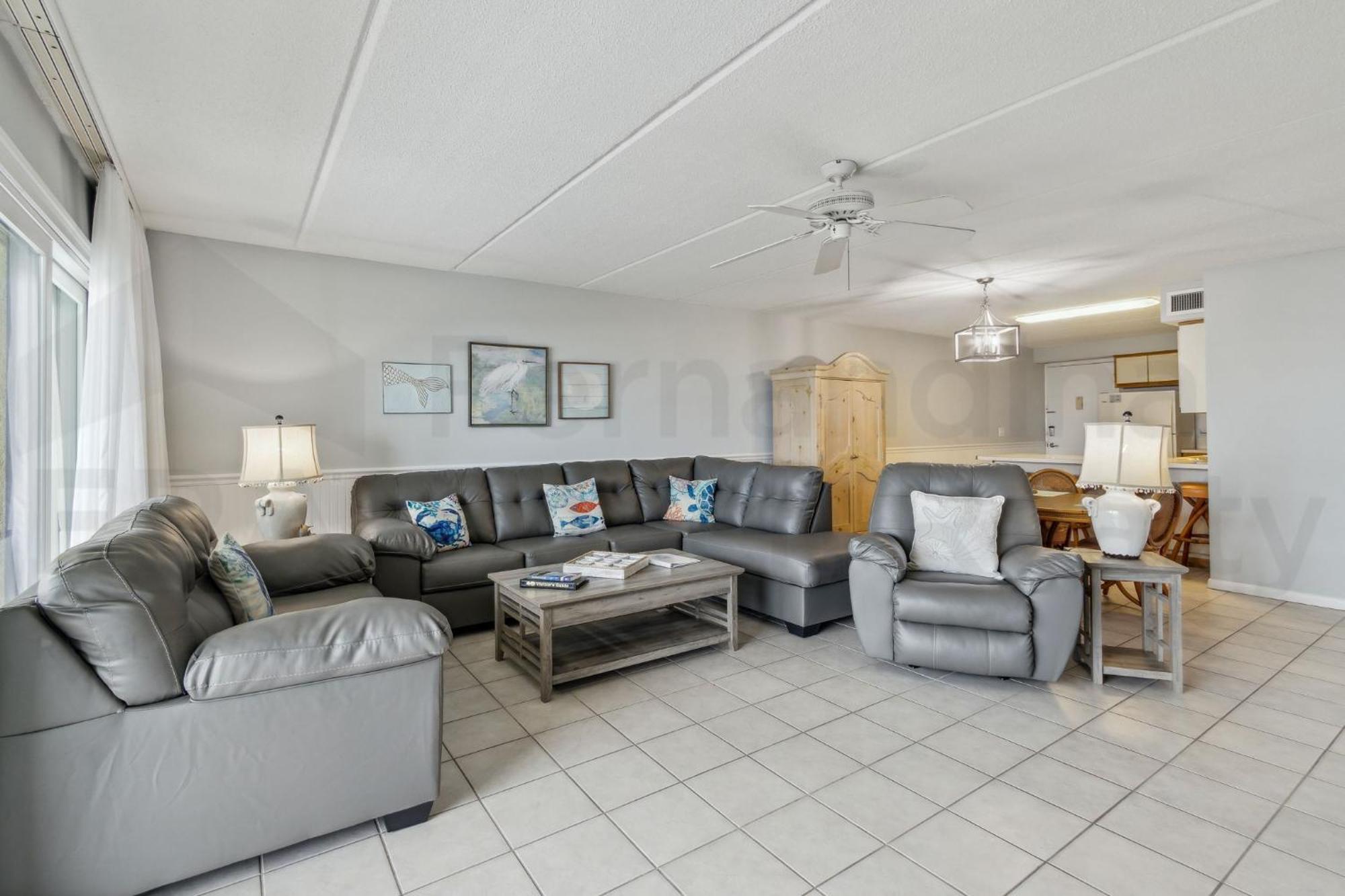 Apartment Oceanfront W Balcony *