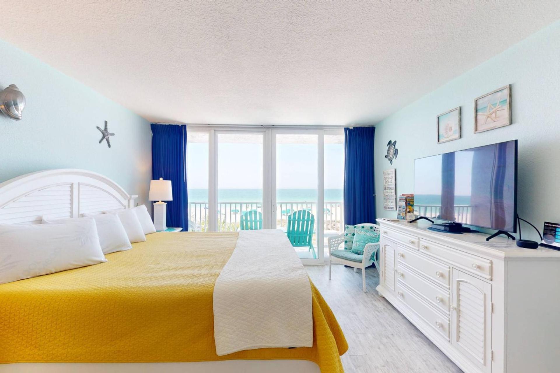 318 - Island * St. Pete Beach