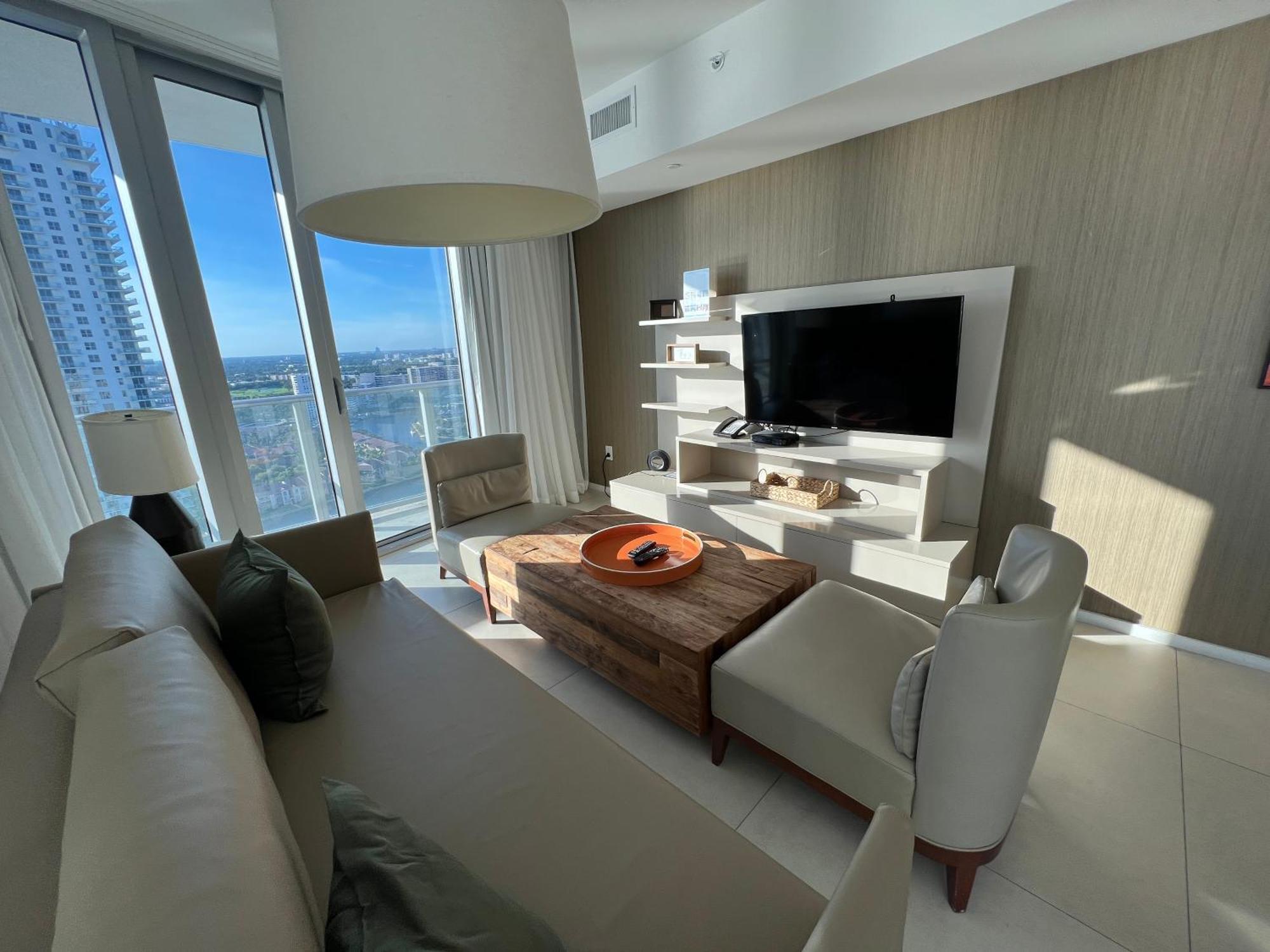 Mvr Beachfront Hollywood