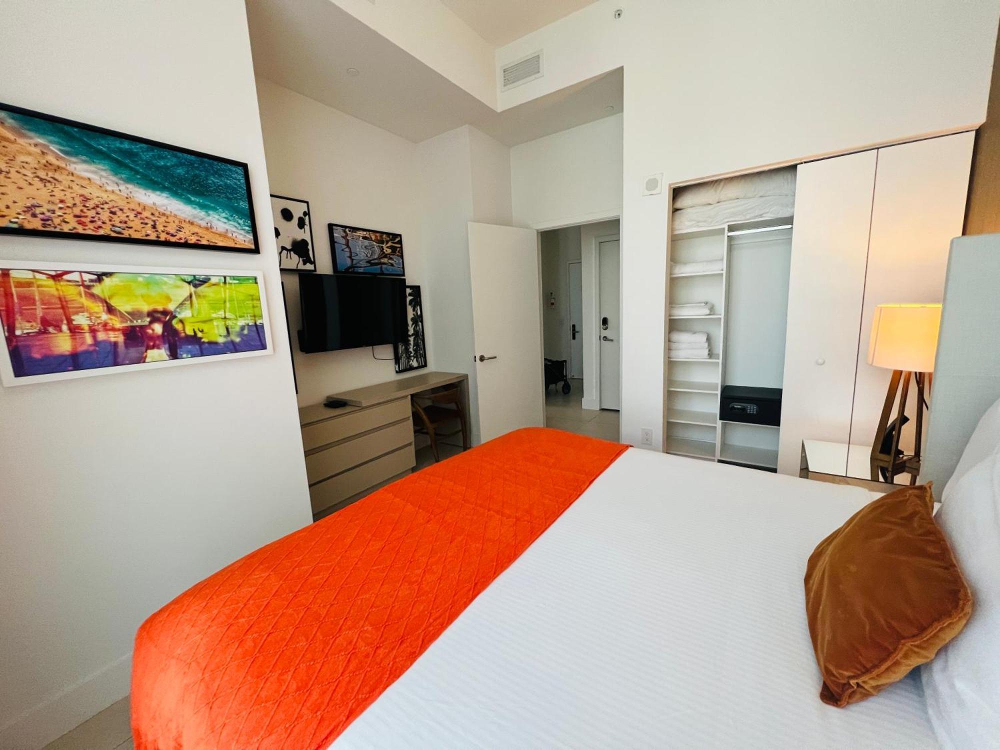 Mvr Beachfront Apartment Hollywood