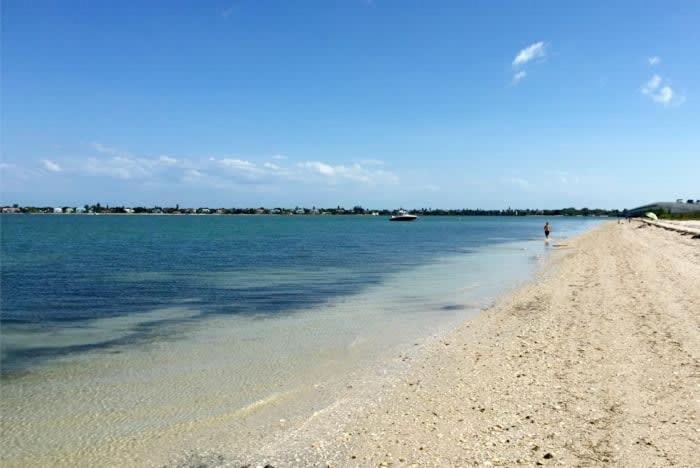 Holiday home Waterfront Pink House With Private Dock & Pool Captiva Island