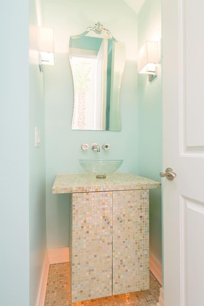 Waterfront Pink House With Private Dock & Pool Captiva Island