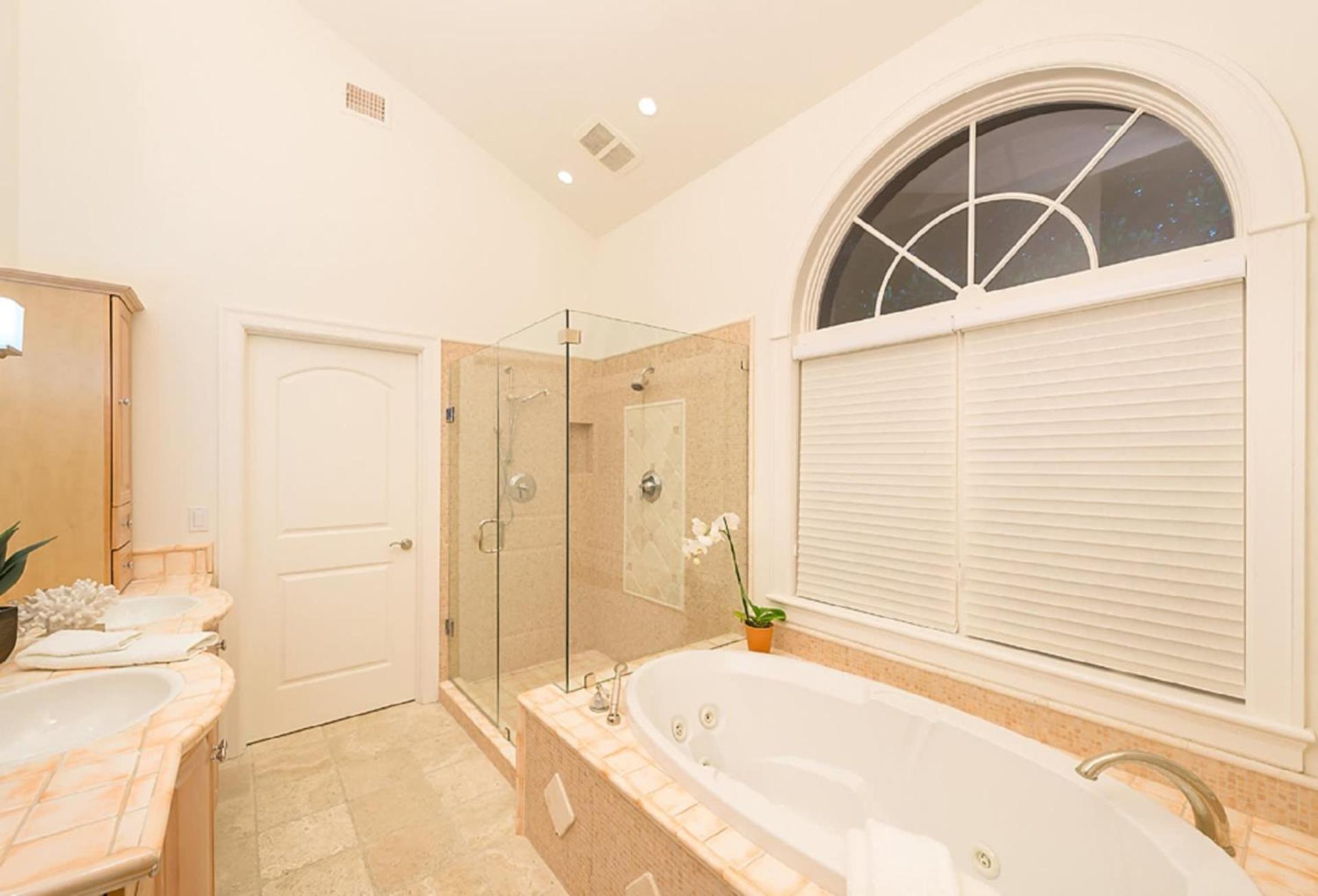 Waterfront Pink House With Private Dock & Pool Captiva Island