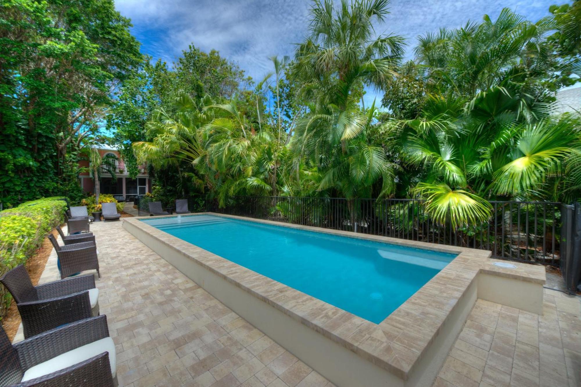 Waterfront Pink House With Private Dock & Pool Captiva Island