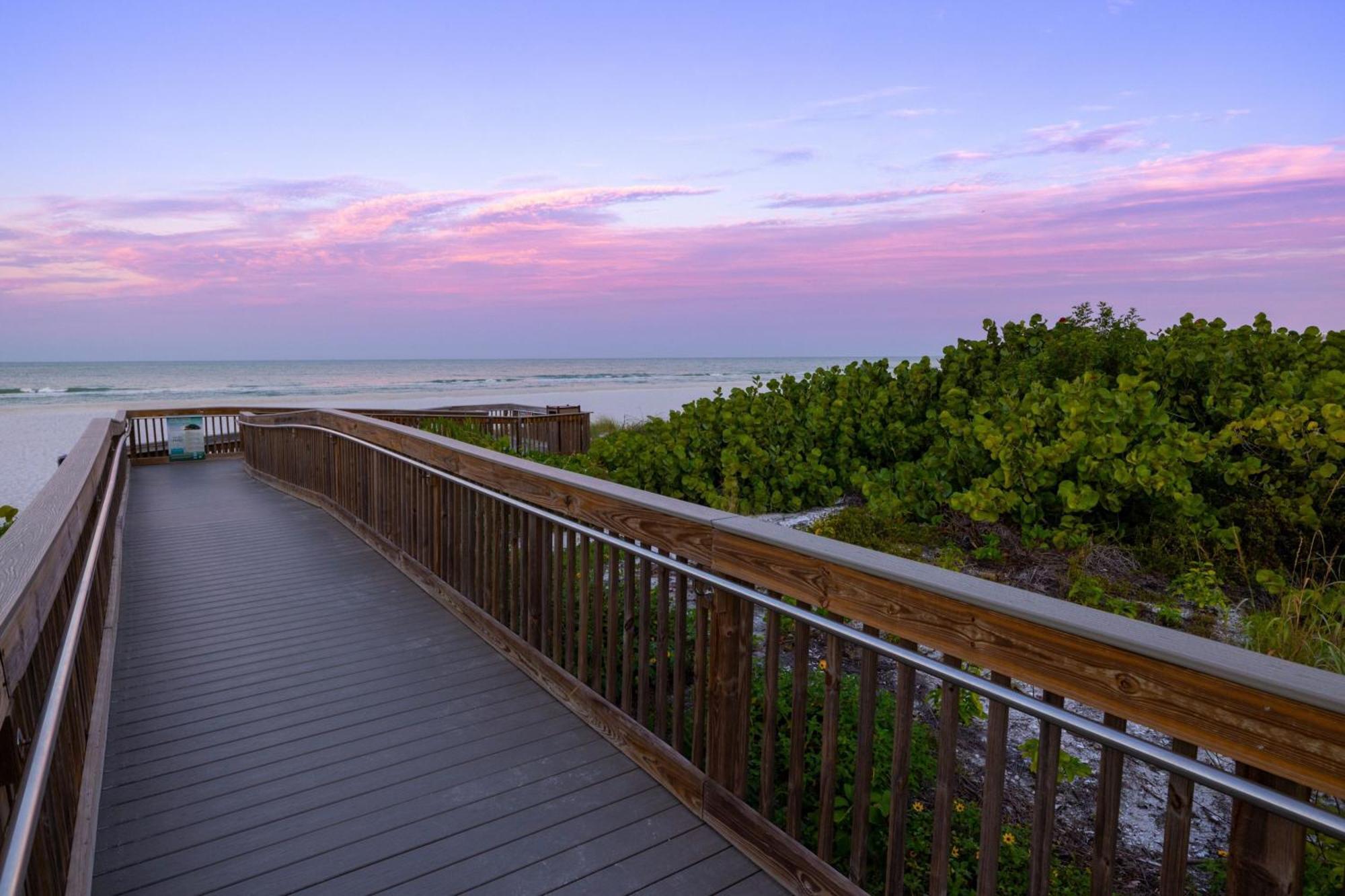 Marriott's Crystal Shores Hotel Marco Island