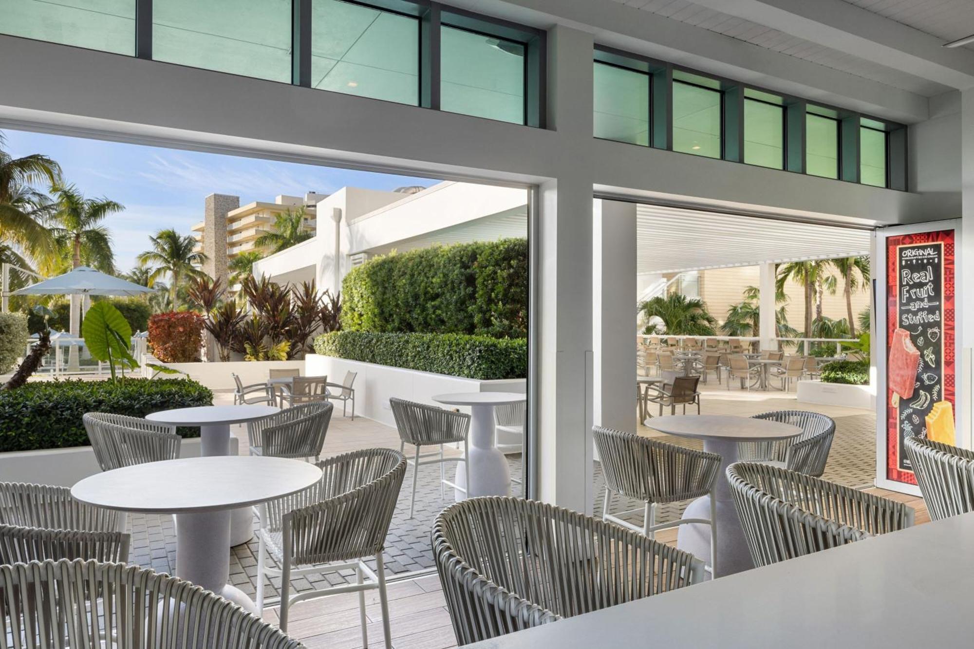 Marriott's Crystal Shores Hotel 4*