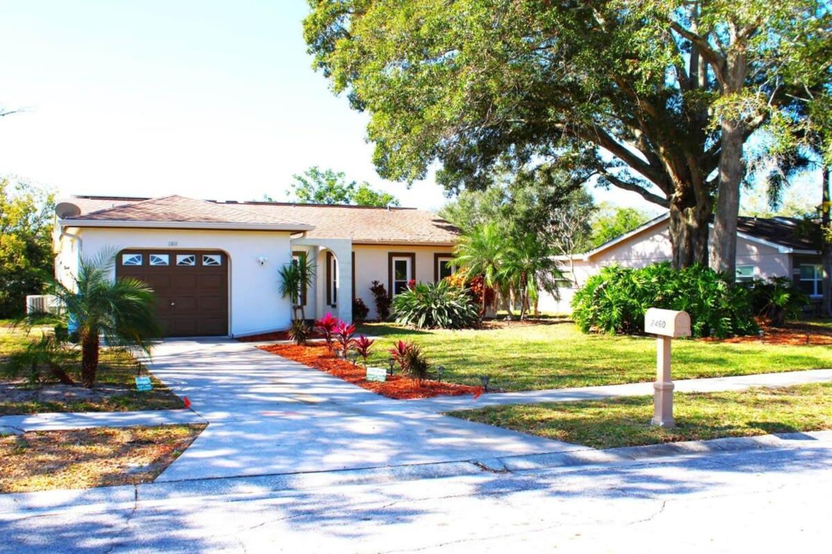 Holiday home Charming W Private Heated Pool & Hot Tub *