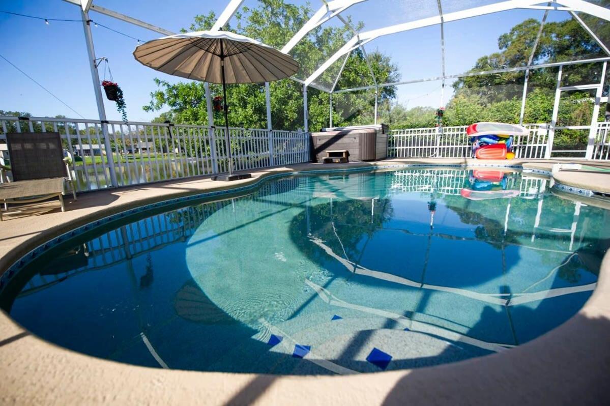 Charming W Private Heated Pool & Hot Tub Holiday home *
