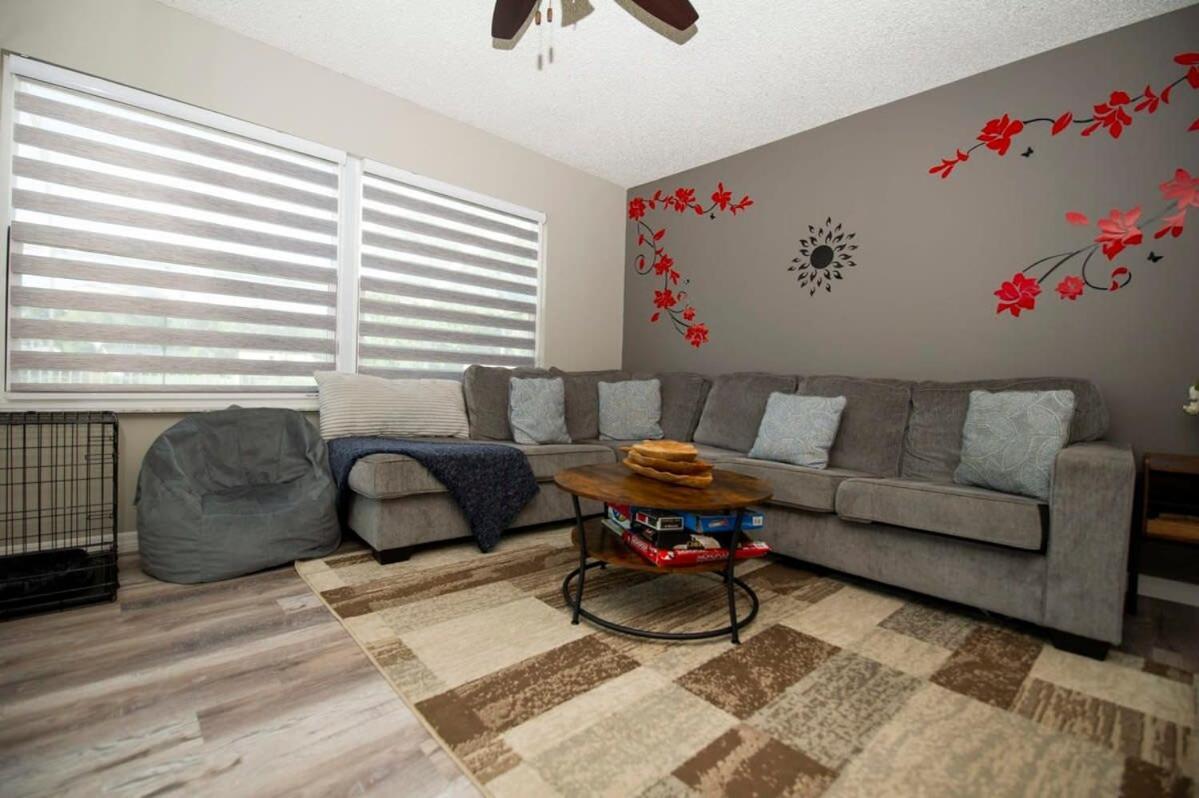 Charming W Private Heated Pool & Hot Tub Palm Harbor