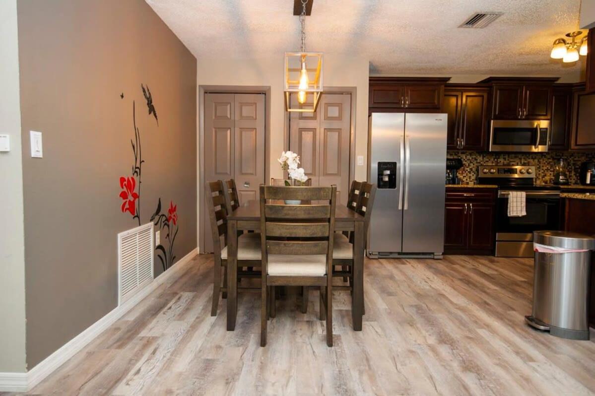 Charming W Private Heated Pool & Hot Tub * Palm Harbor