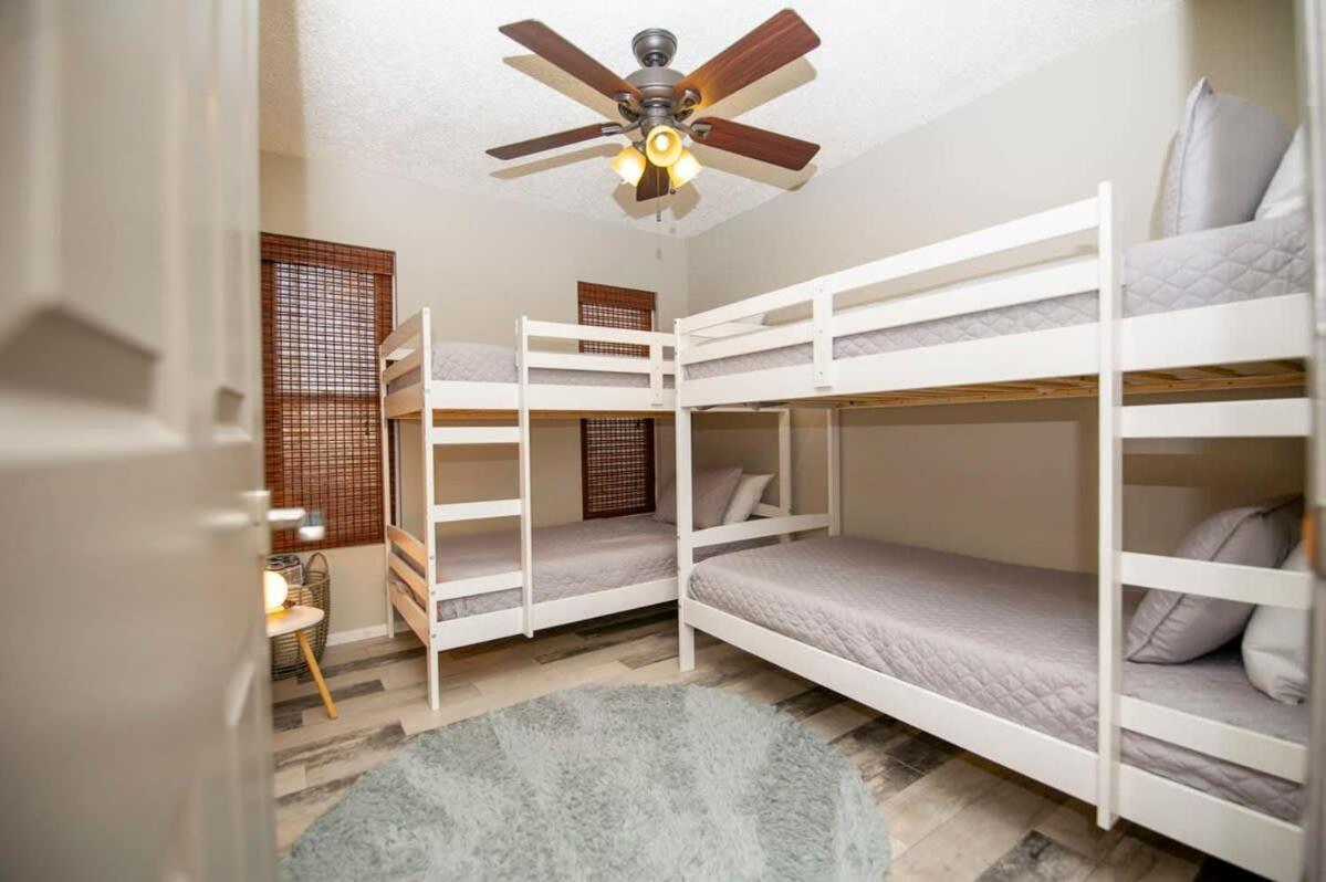 Holiday home Charming W Private Heated Pool & Hot Tub