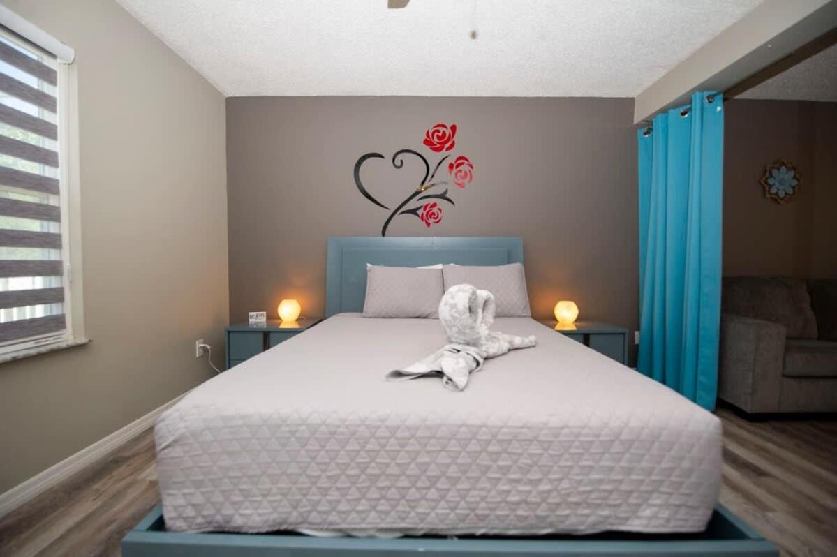 Charming W Private Heated Pool & Hot Tub *