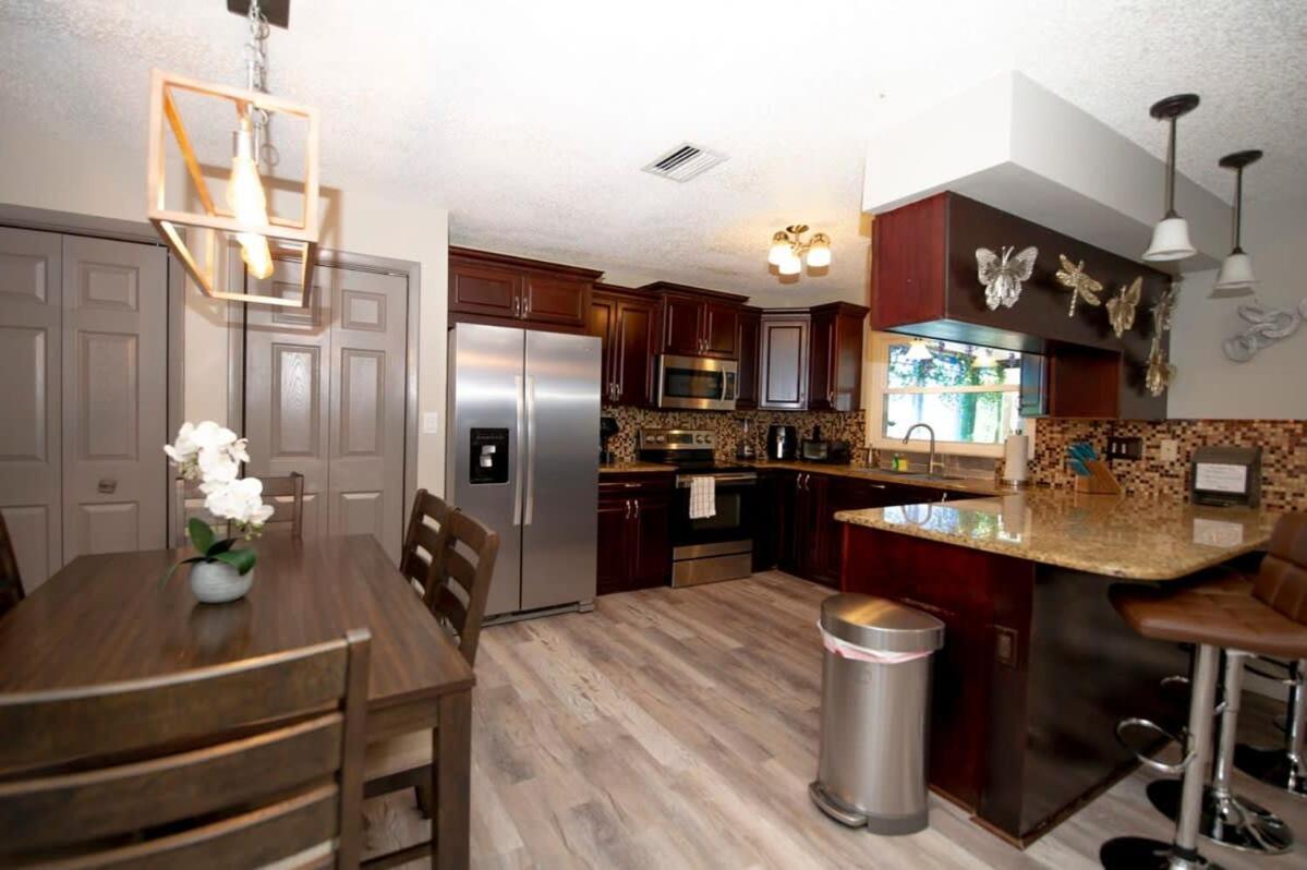 Charming W Private Heated Pool & Hot Tub * Palm Harbor