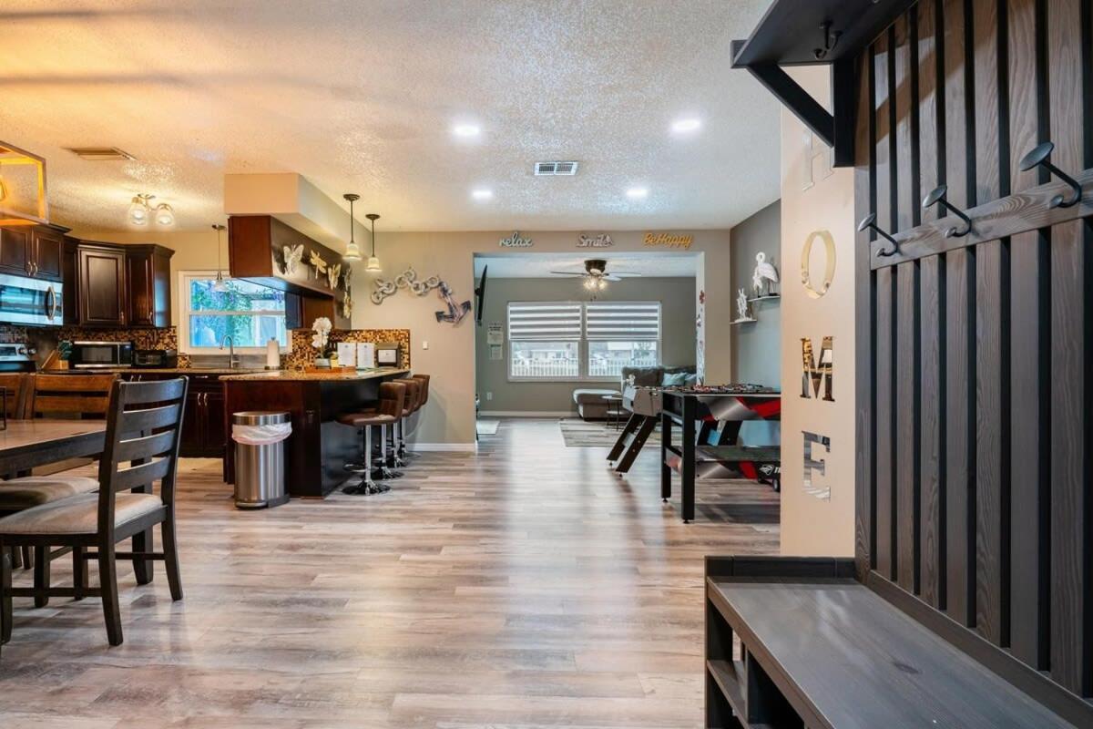 Charming W Private Heated Pool & Hot Tub *