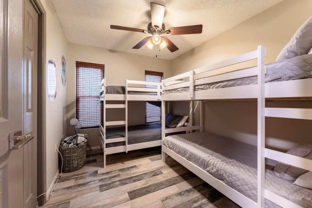 Charming W Private Heated Pool & Hot Tub