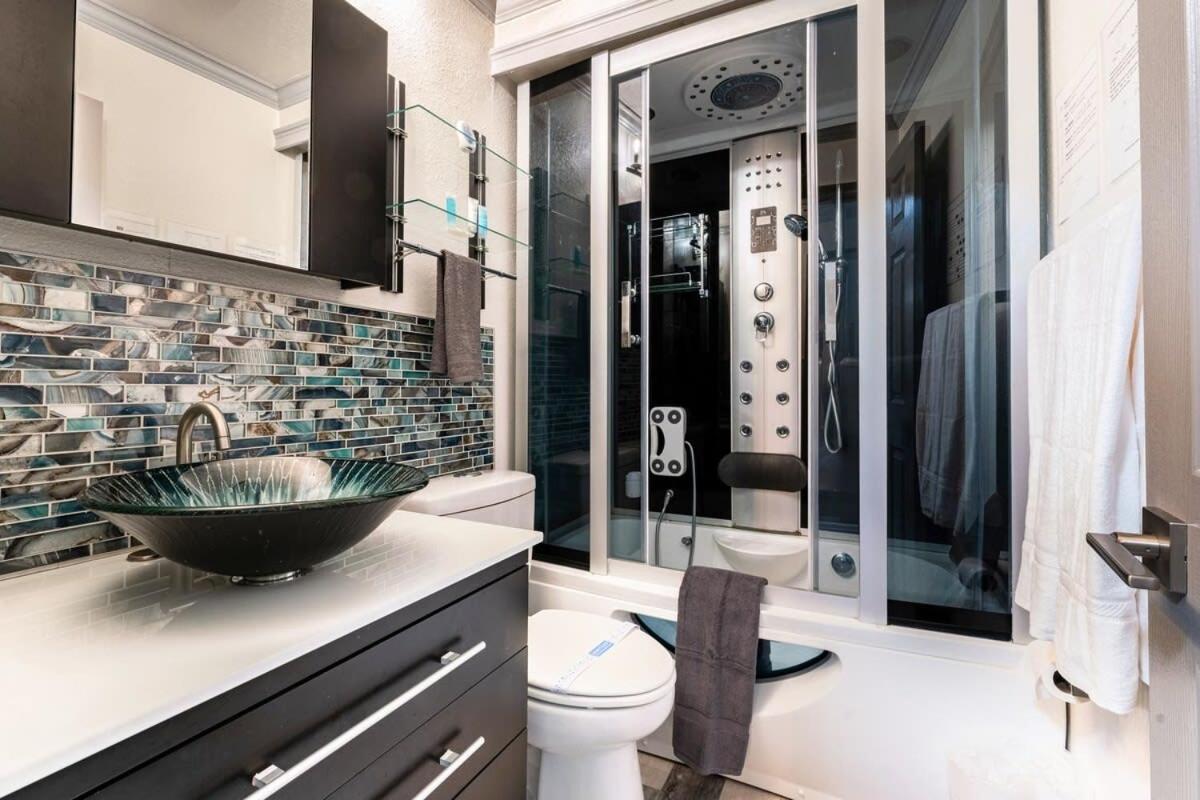 Charming W Private Heated Pool & Hot Tub Holiday home Palm Harbor