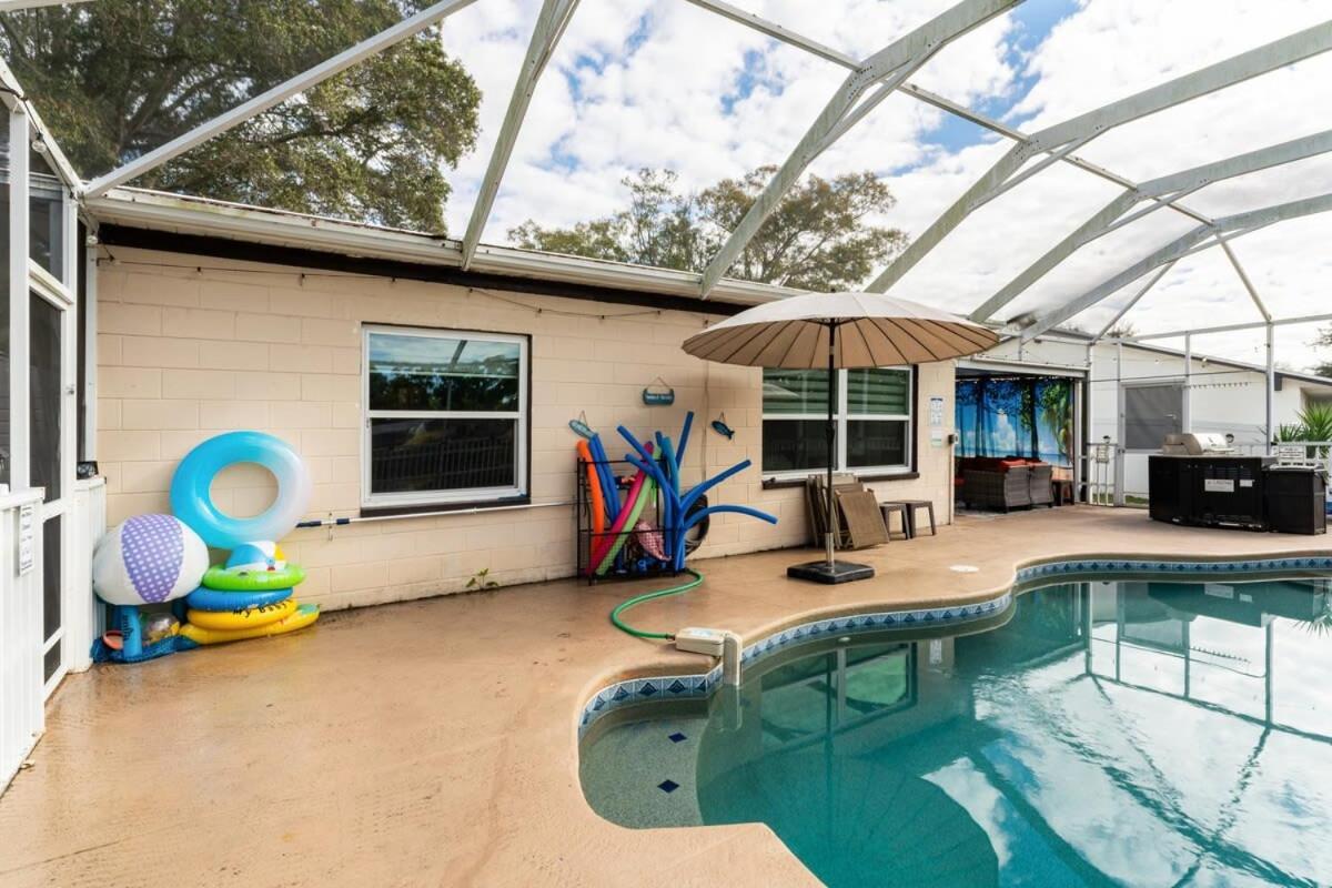 Charming W Private Heated Pool & Hot Tub Palm Harbor