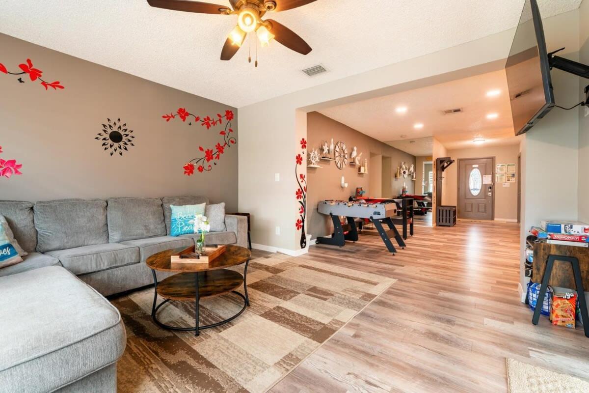 Charming W Private Heated Pool & Hot Tub *