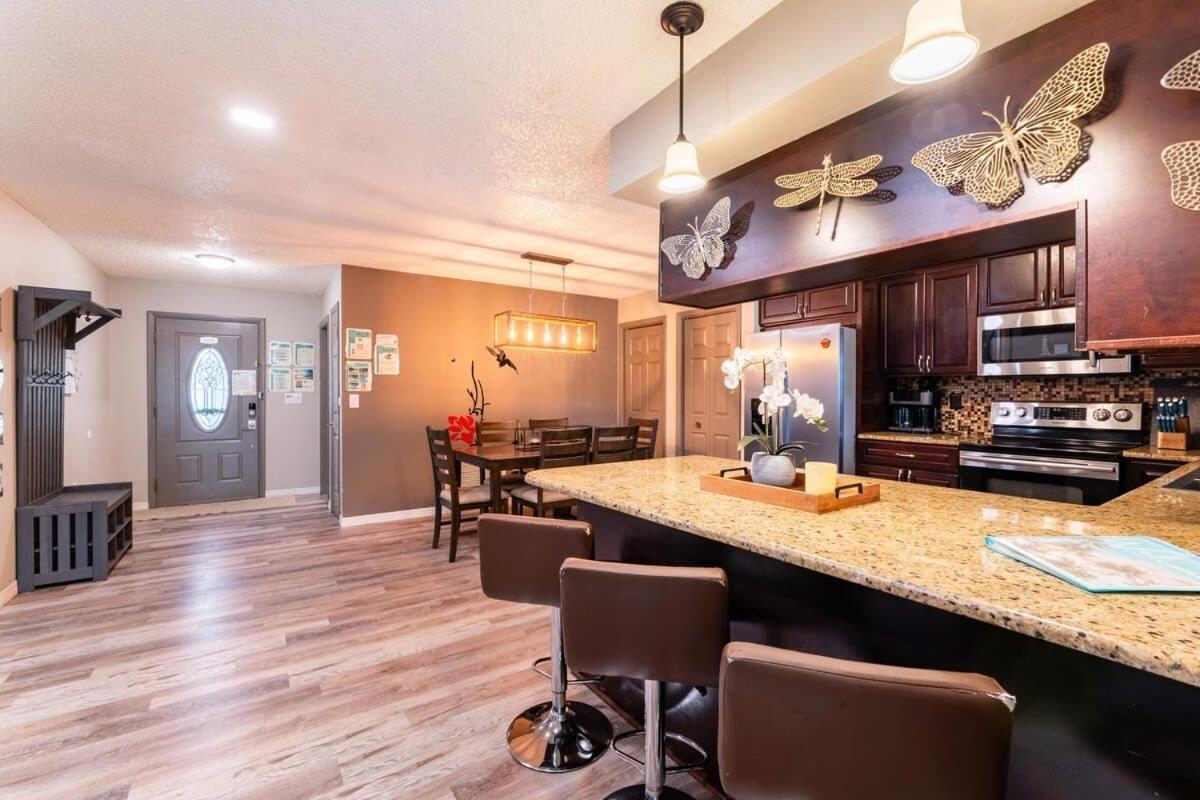 Charming W Private Heated Pool & Hot Tub