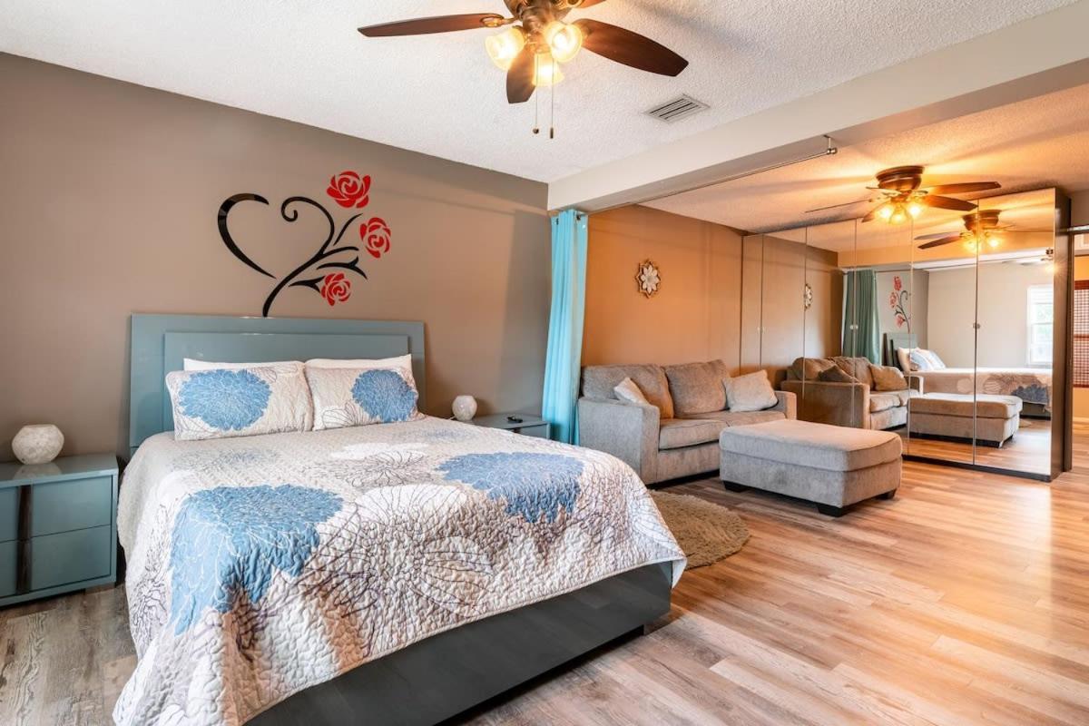 Charming W Private Heated Pool & Hot Tub Holiday home Palm Harbor