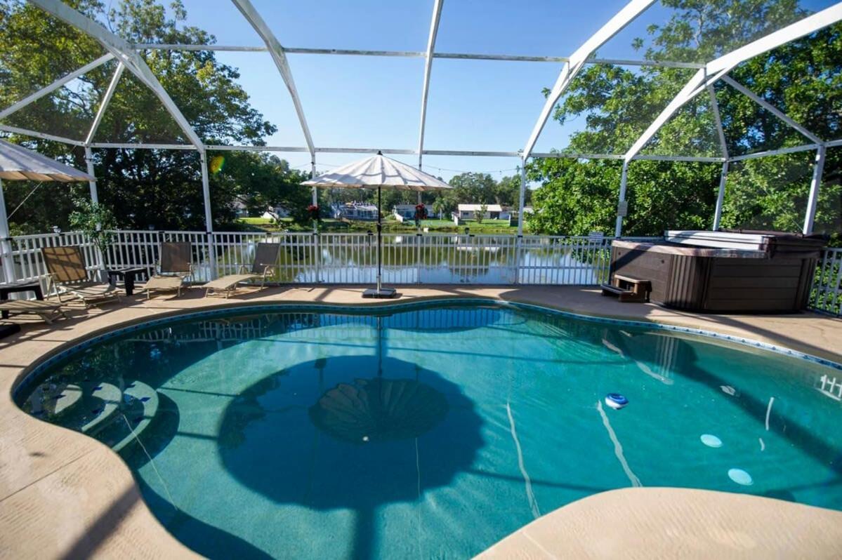 Charming W Private Heated Pool & Hot Tub Holiday home Palm Harbor